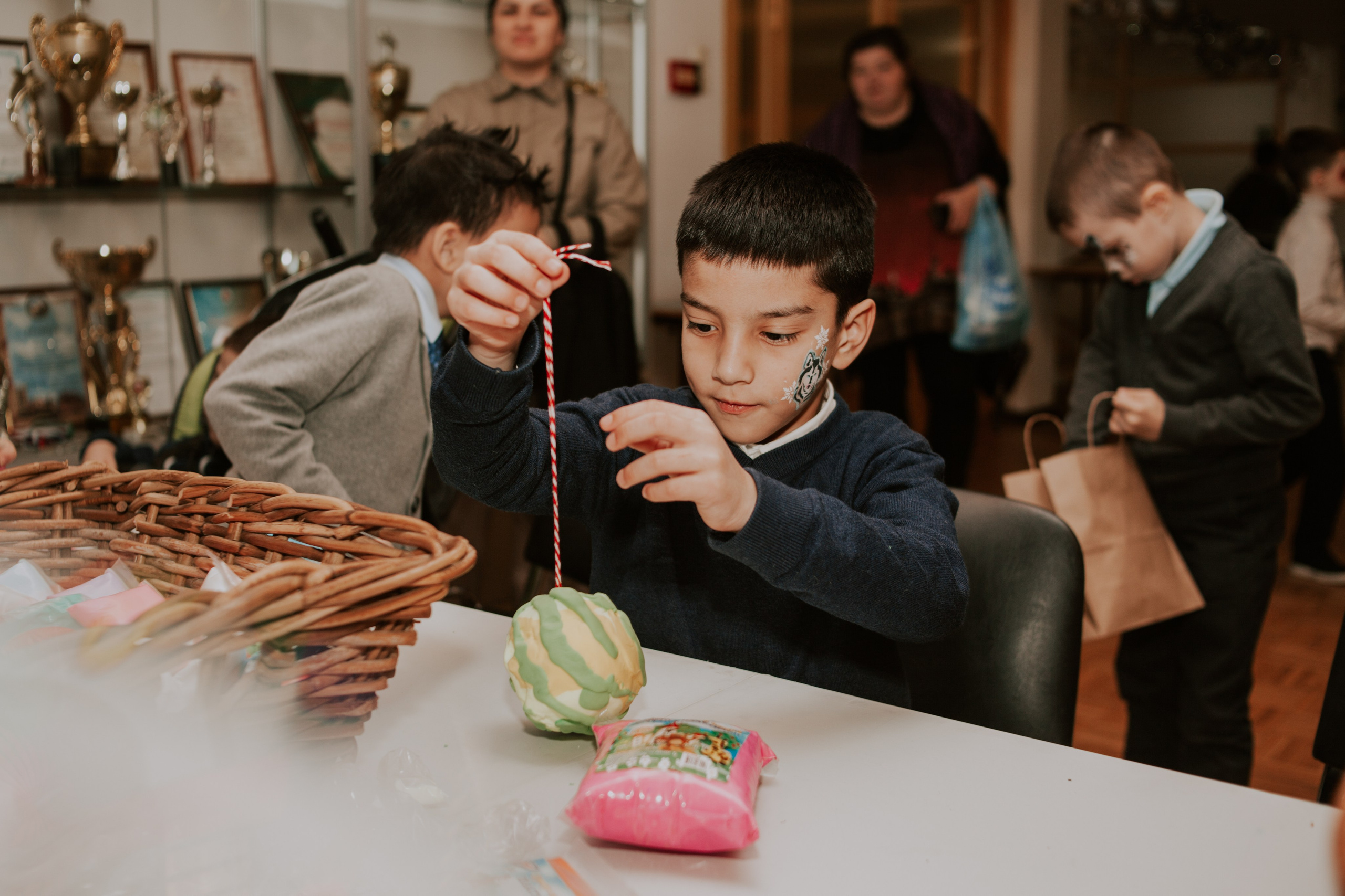 Мастер-класс от Мастерской Наташи Ой на фестивале для детей с ОВЗ «Шире круг». Семейный фотограф во Всеволожске и Санкт-Петербурге Юлия Капустина