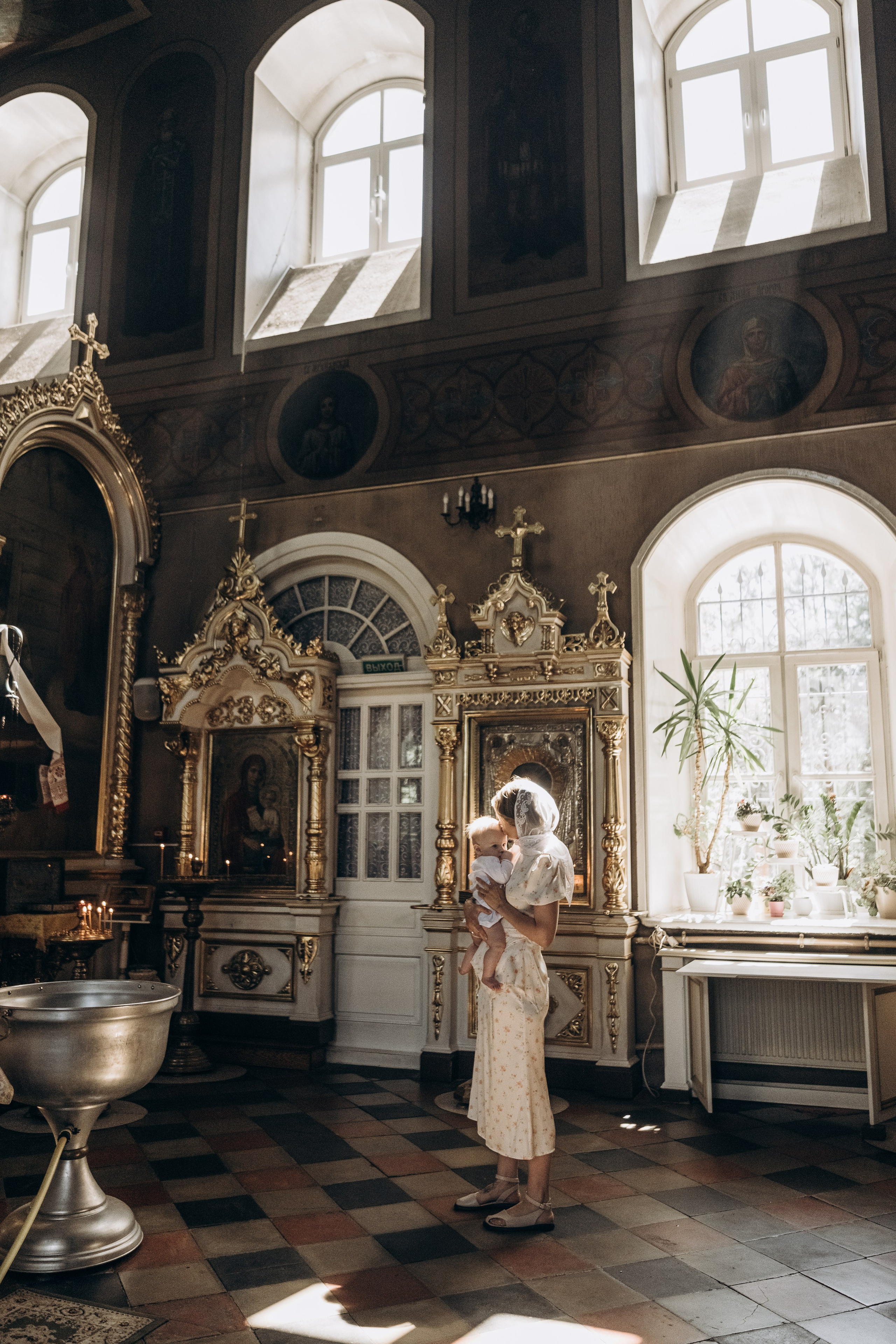 Крещение в Храме Нерукотворного образа Христа Спасителя. Фотограф Светлана Мерзлякова