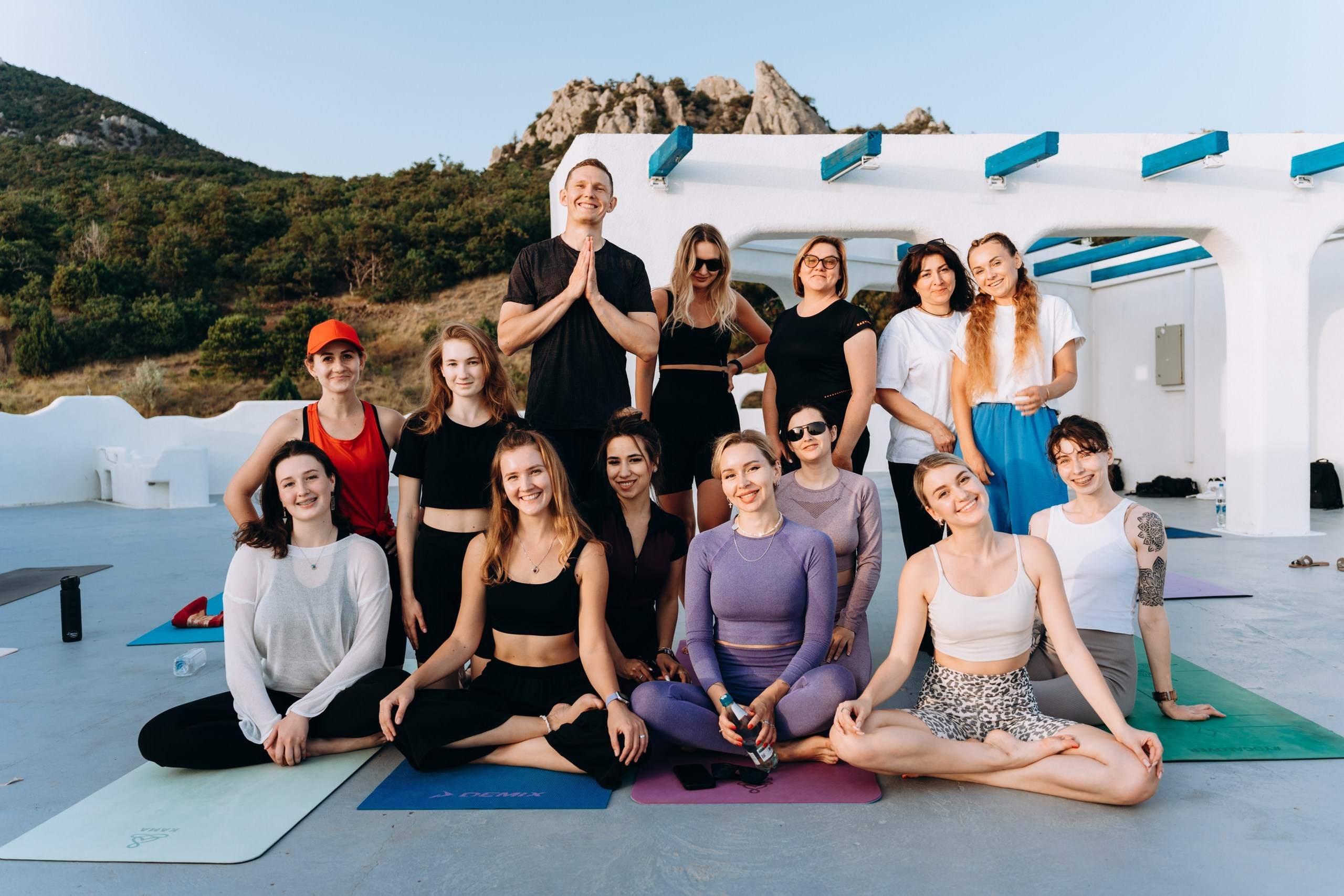 Йога в стиле FYSM | Репортаж мероприятий. Портретный свадебный фотограф Крым | Евгения Щитенко