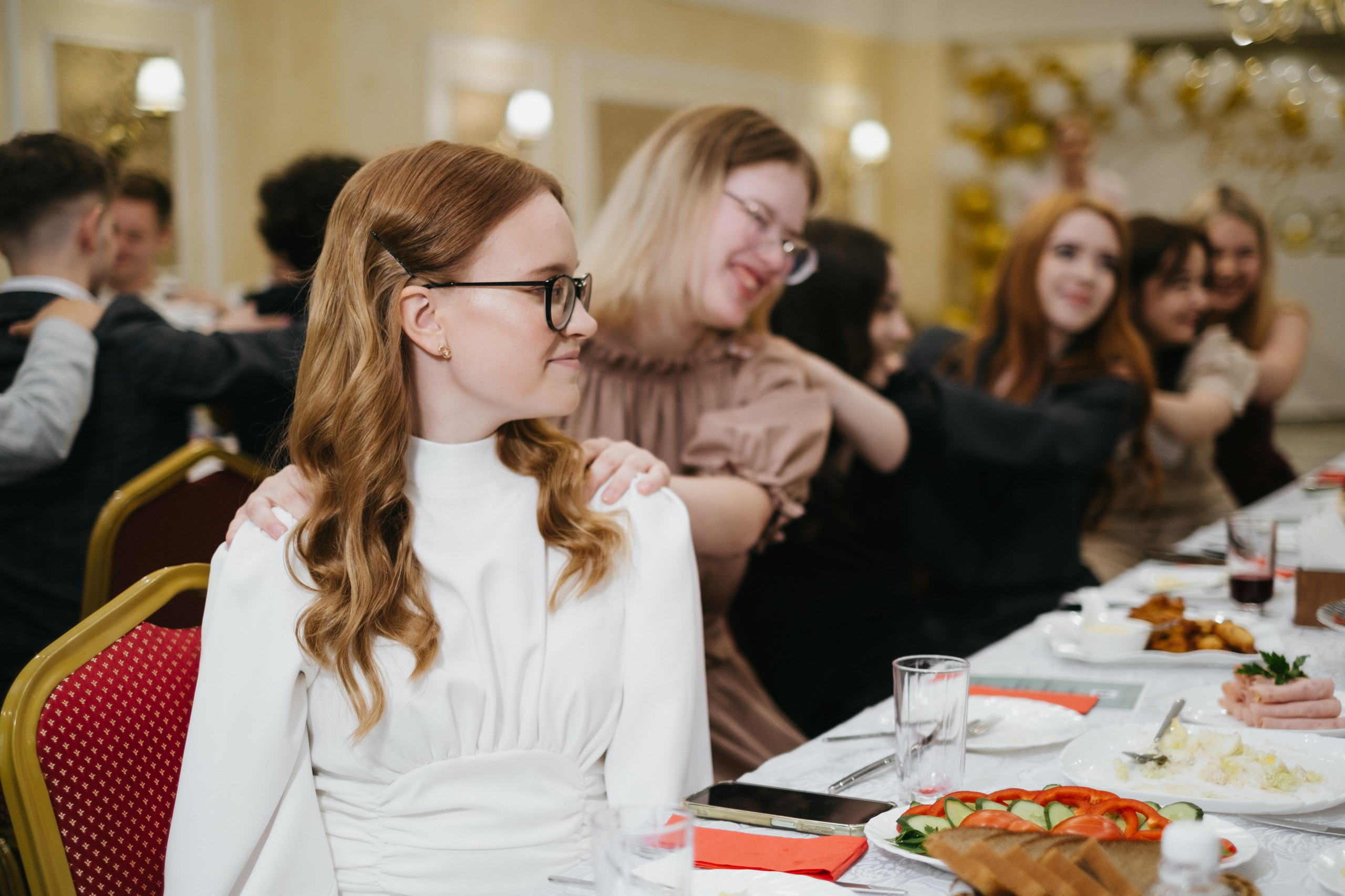 Выпускной 11 класс школы № 30. Свадебный и репортажной фотограф Денис Ожигин в Краснодаре и Краснодарском крае