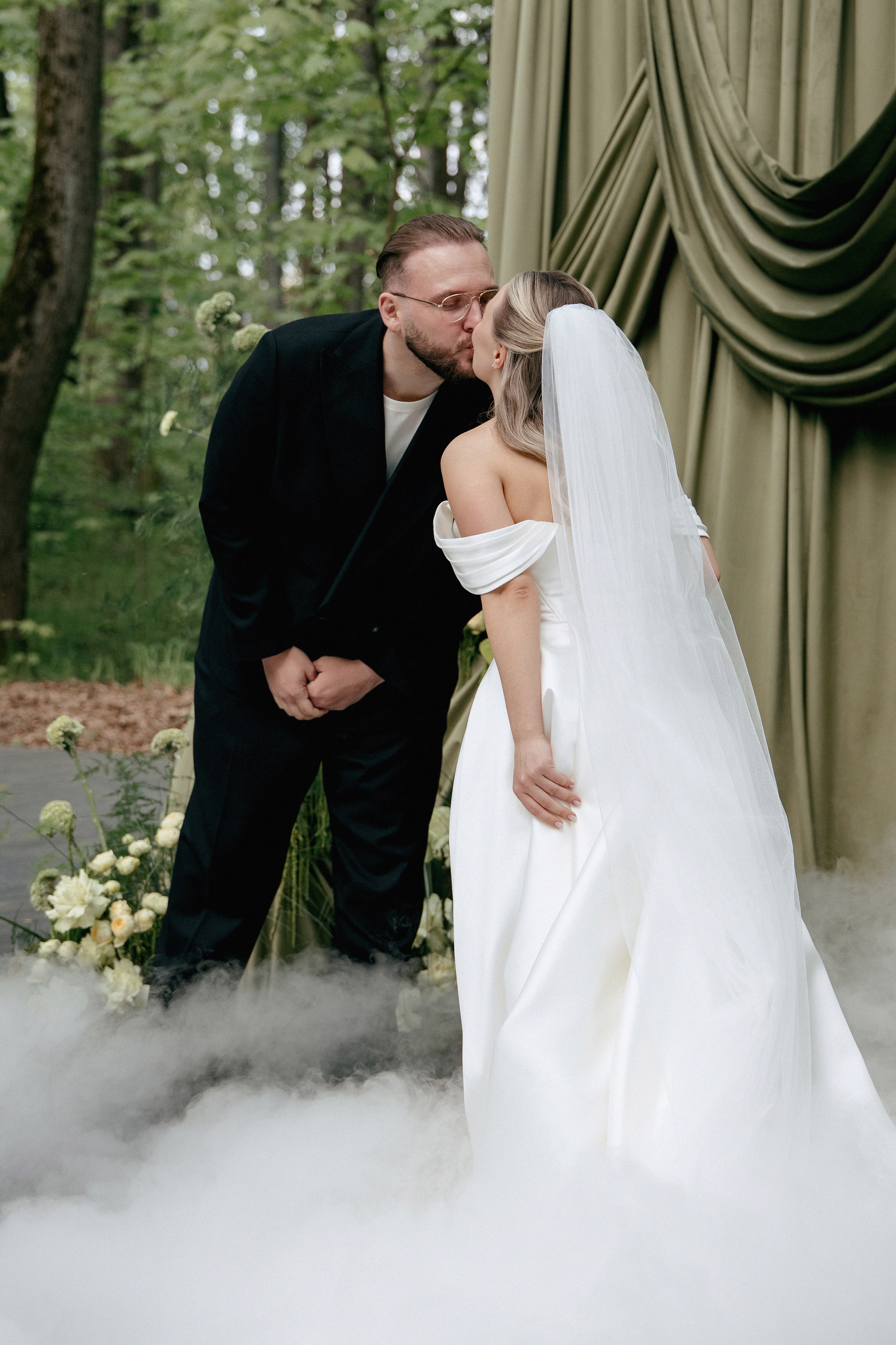 ЛЕС Event House выездная регистрация и свадебный банкет на площадке ЛЕС. Свадебный фотограф Москва