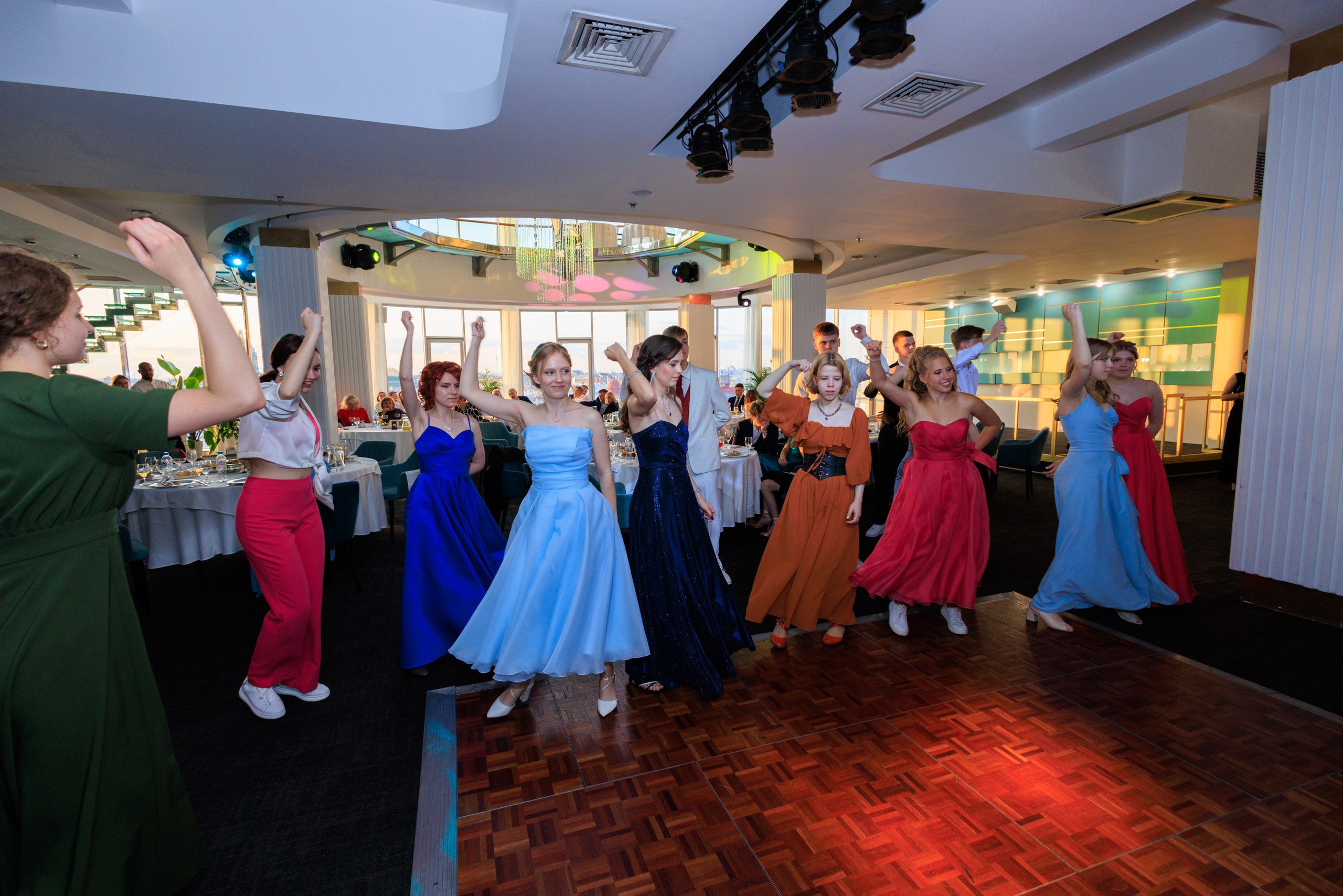 Выпускной лицея 244. Фотограф Александр Заломаев