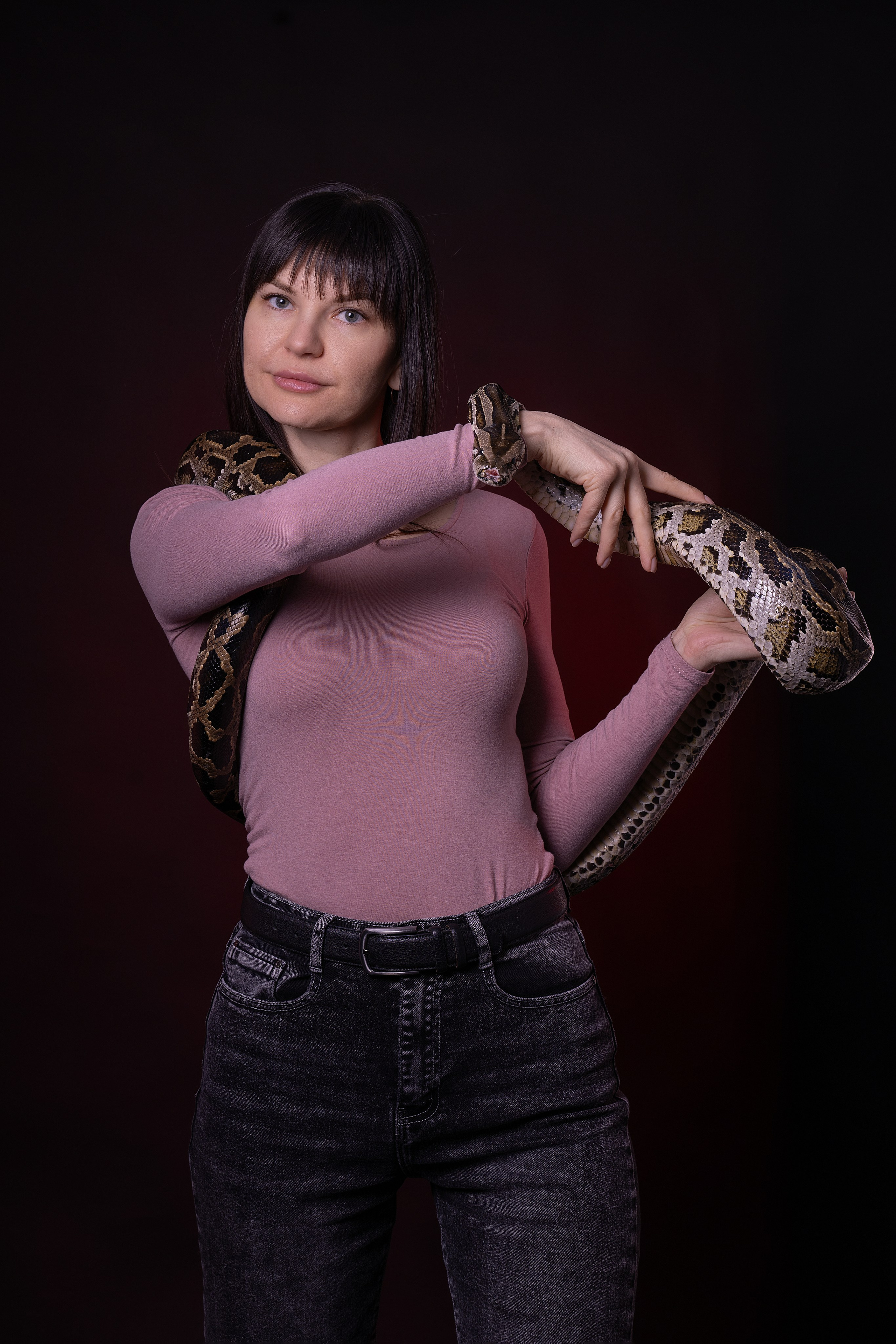 Сьемка с живым питоном. Главная