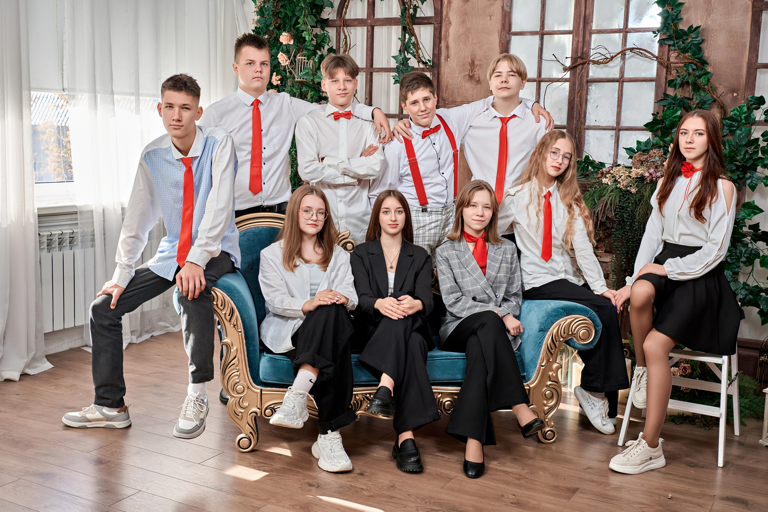 Фотосъёмка в студии «Окна» на выпускные альбомы. Калуга. Фотограф Меняйло Евгений. Свадьба. Портрет. Репортаж. Семья. Контент