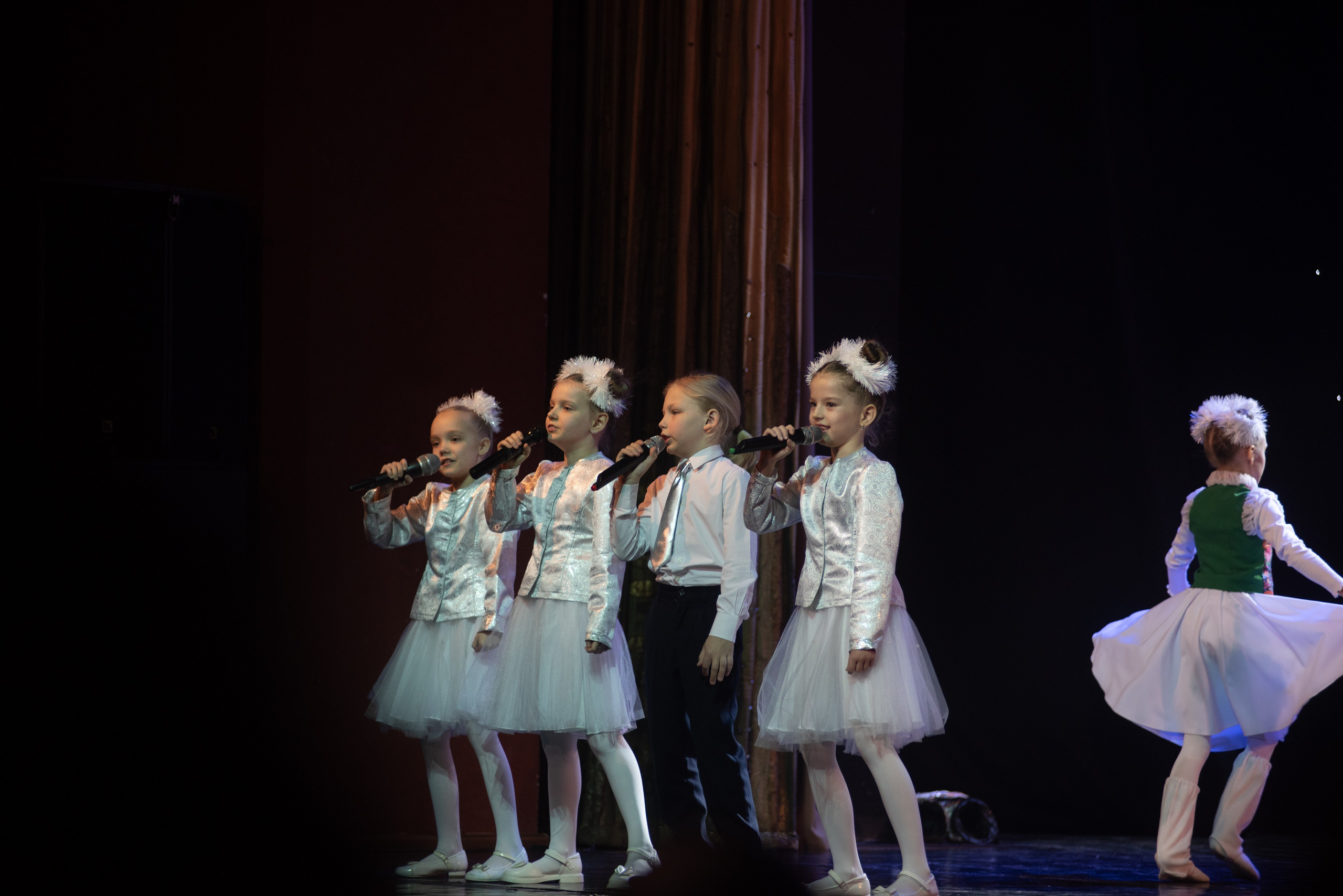 Отчетный концерт ДШИ «Гармония» «Зимняя гармония». Фотограф новорожденных, семейный детский в Тюмени Татьяна Морозова