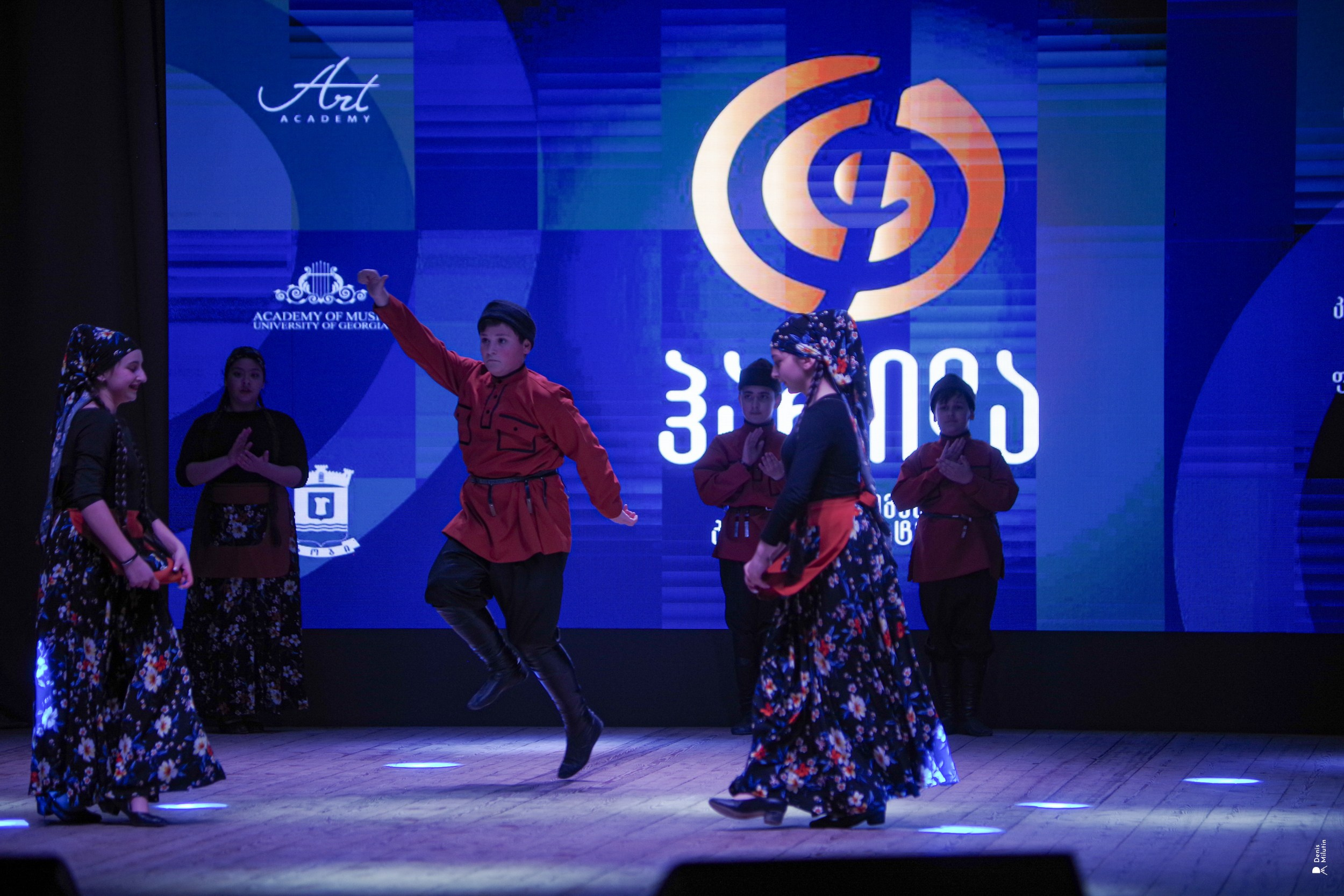 Танцы в Хоби. Портретный фотограф Денис Милютин