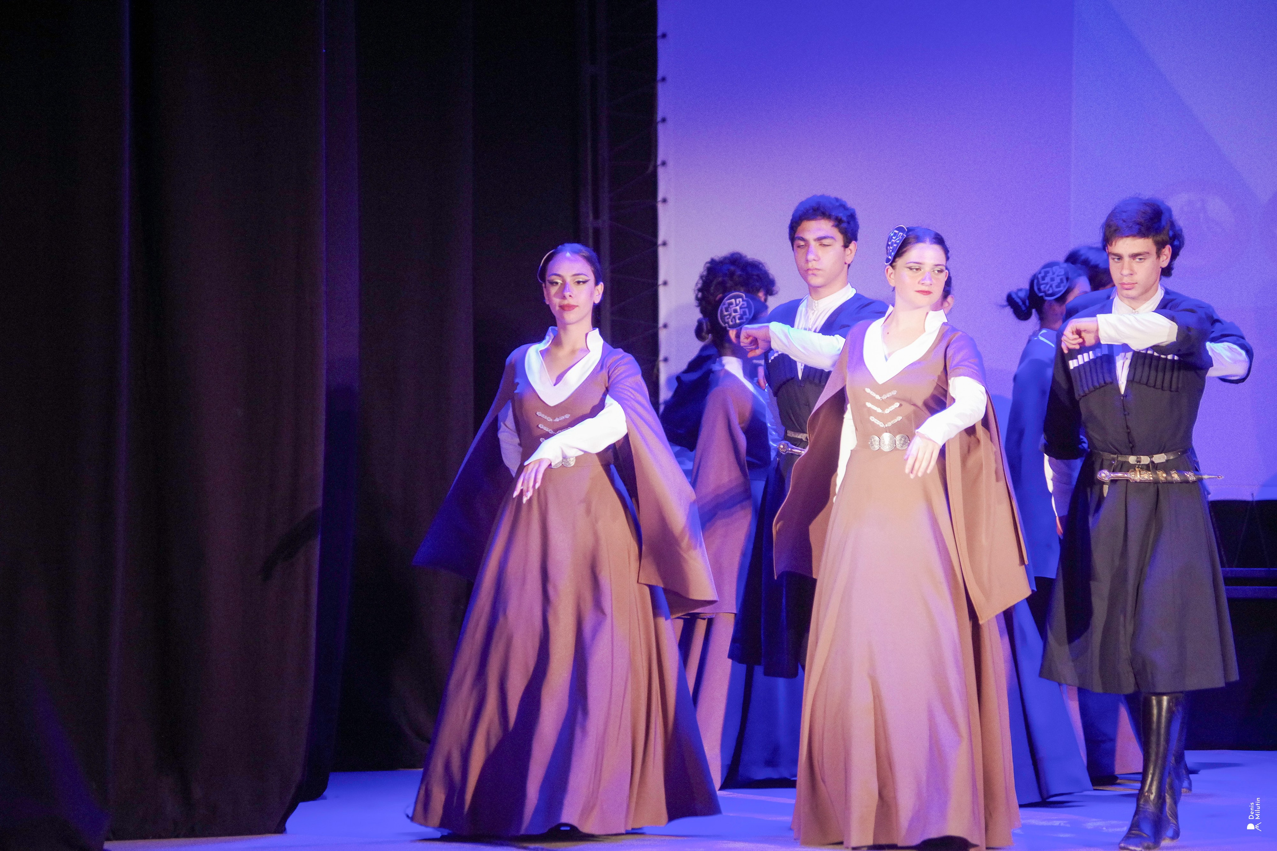 Танцы в прекрасном Они. Портретный фотограф Денис Милютин