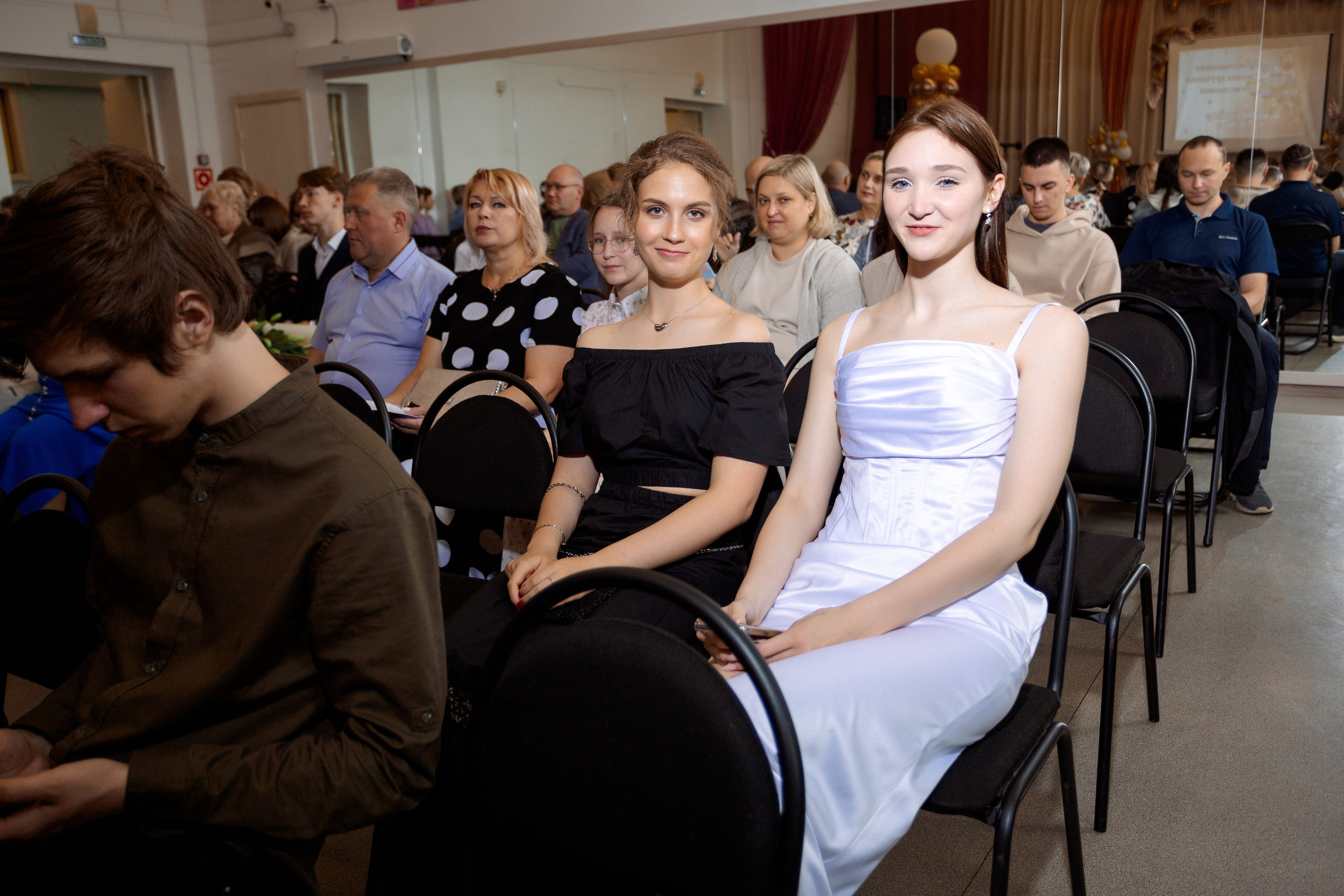 ВРУЧЕНИЕ АТТЕСТАТОВ: Пример. Все фото. Профессиональный фотограф в Ижевске Леша Петров