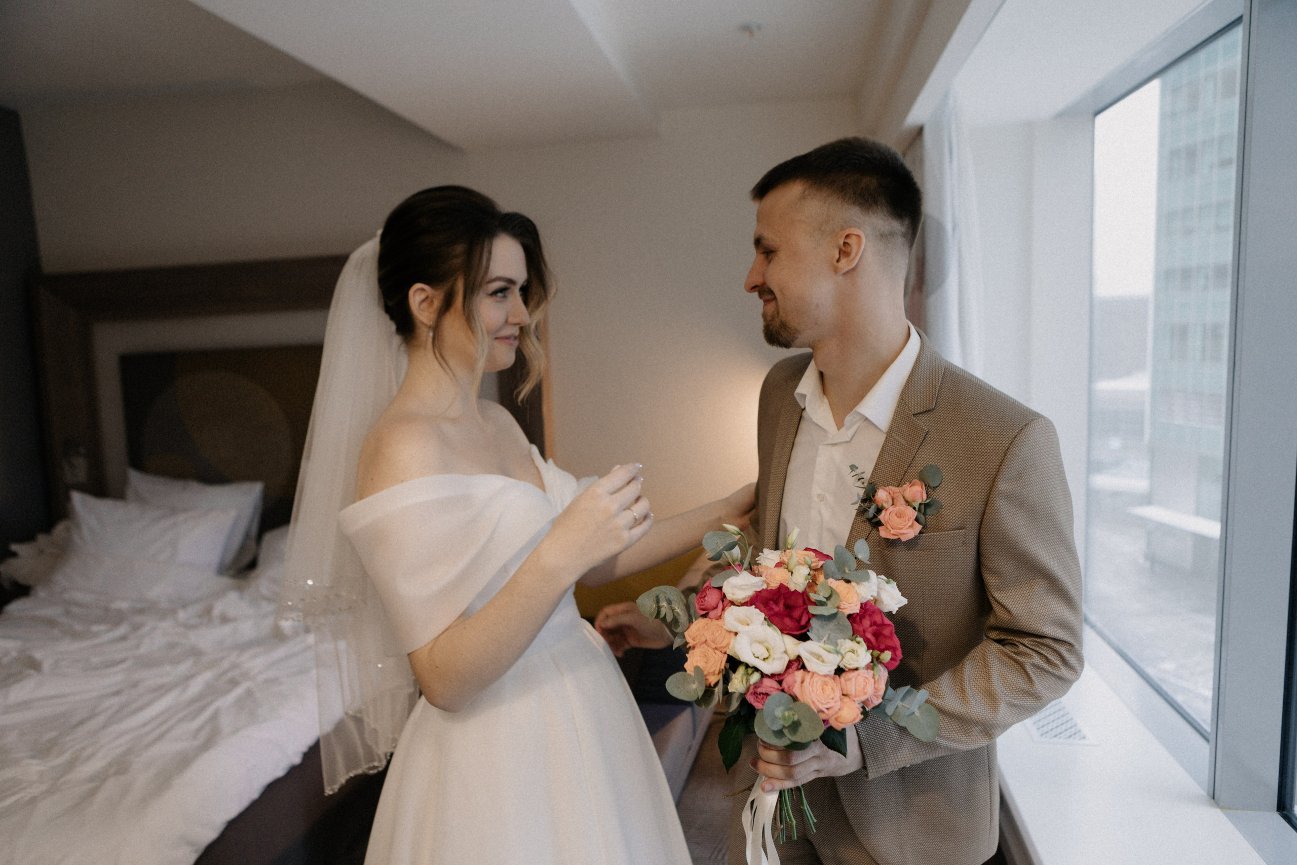 Ксюша и Илья. Утро в отеле роспись в Birds. Свадебный и портретный фотограф в Москве Анастасия Масюк