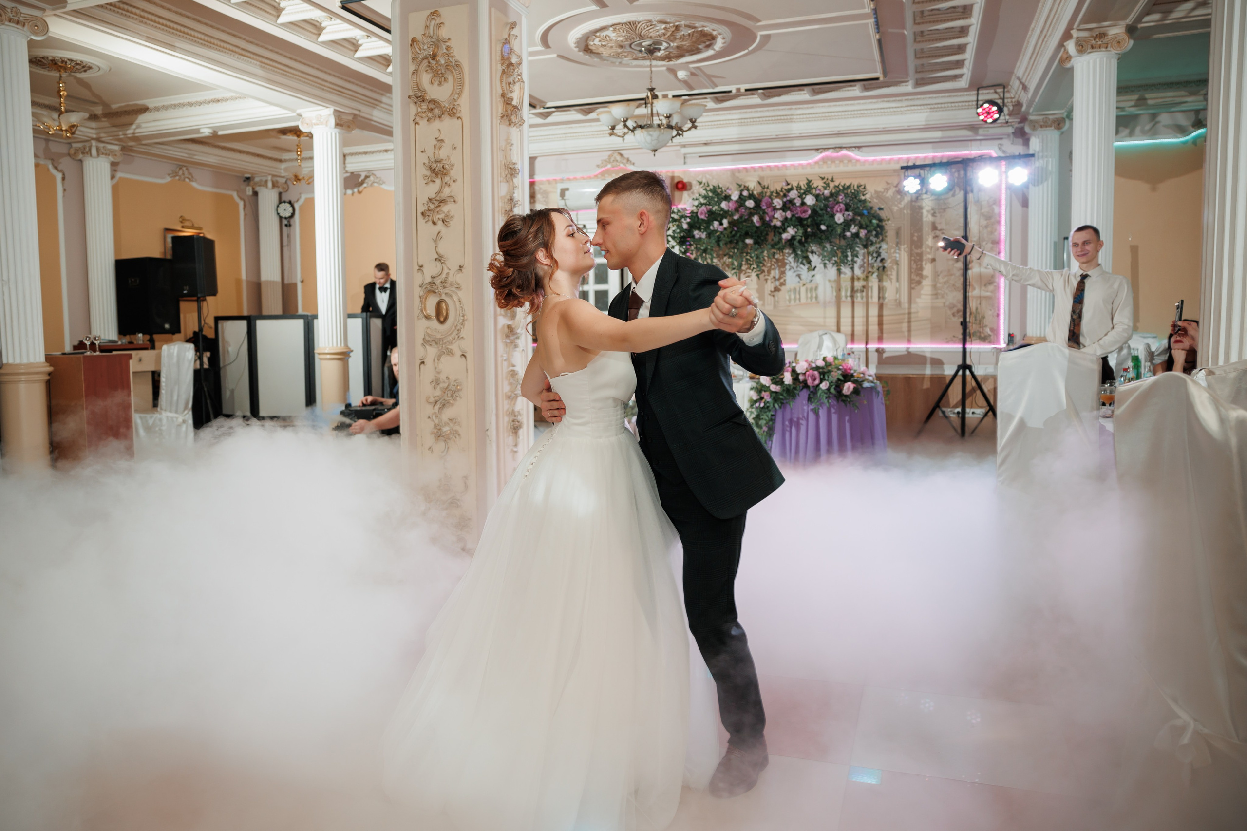 Константин и Дарья, ЗАГС ВДНХ, отель Soluxe, ресторан «Антик». Свадебный и репортажный фотограф (Москва, Королев и другие)