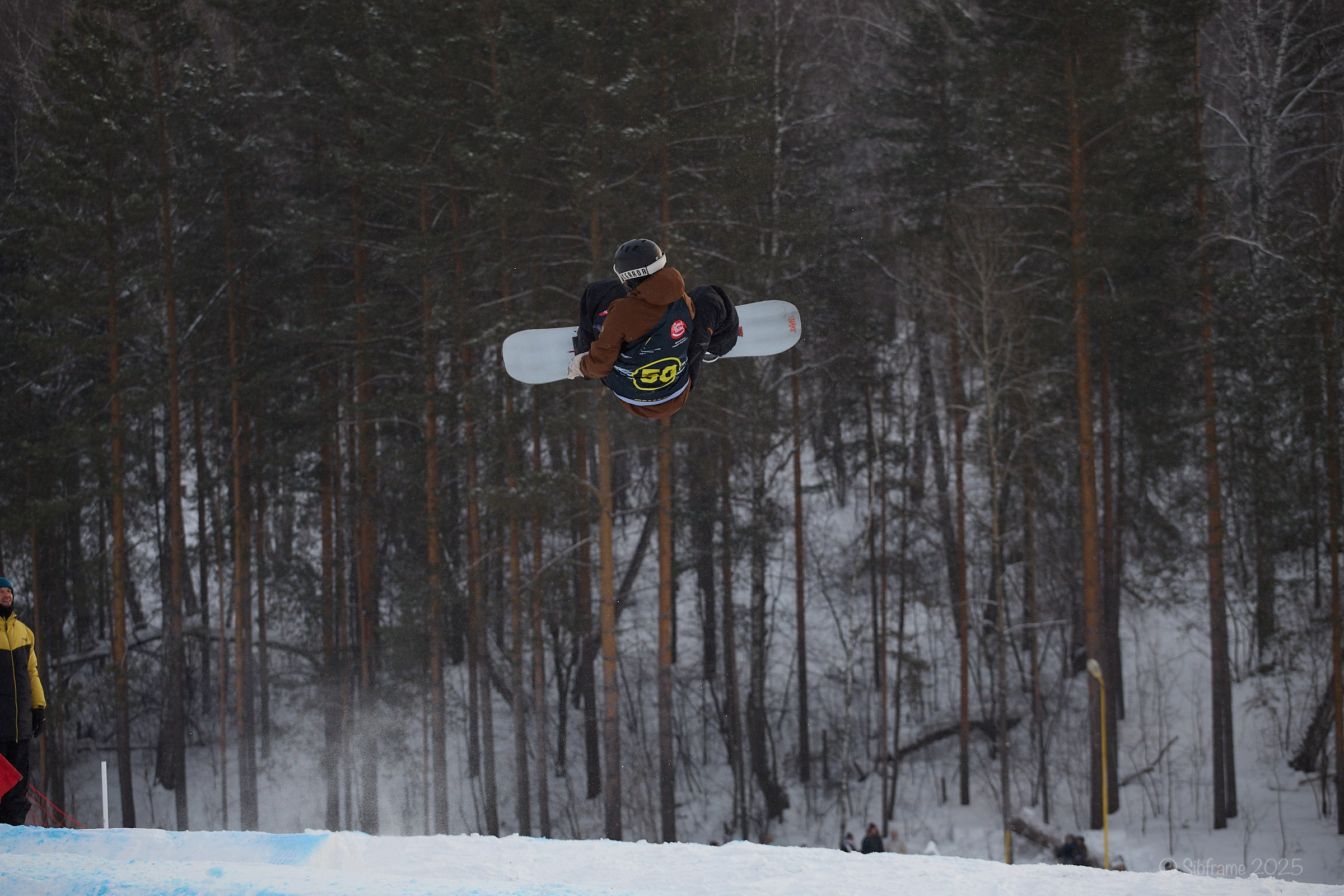 Всероссийские соревнованиях по сноуборду в дисциплине Биг-эйр в Томске. Коммерческий фотограф для бизнеса в Томске Дмитрий Ельчанинов