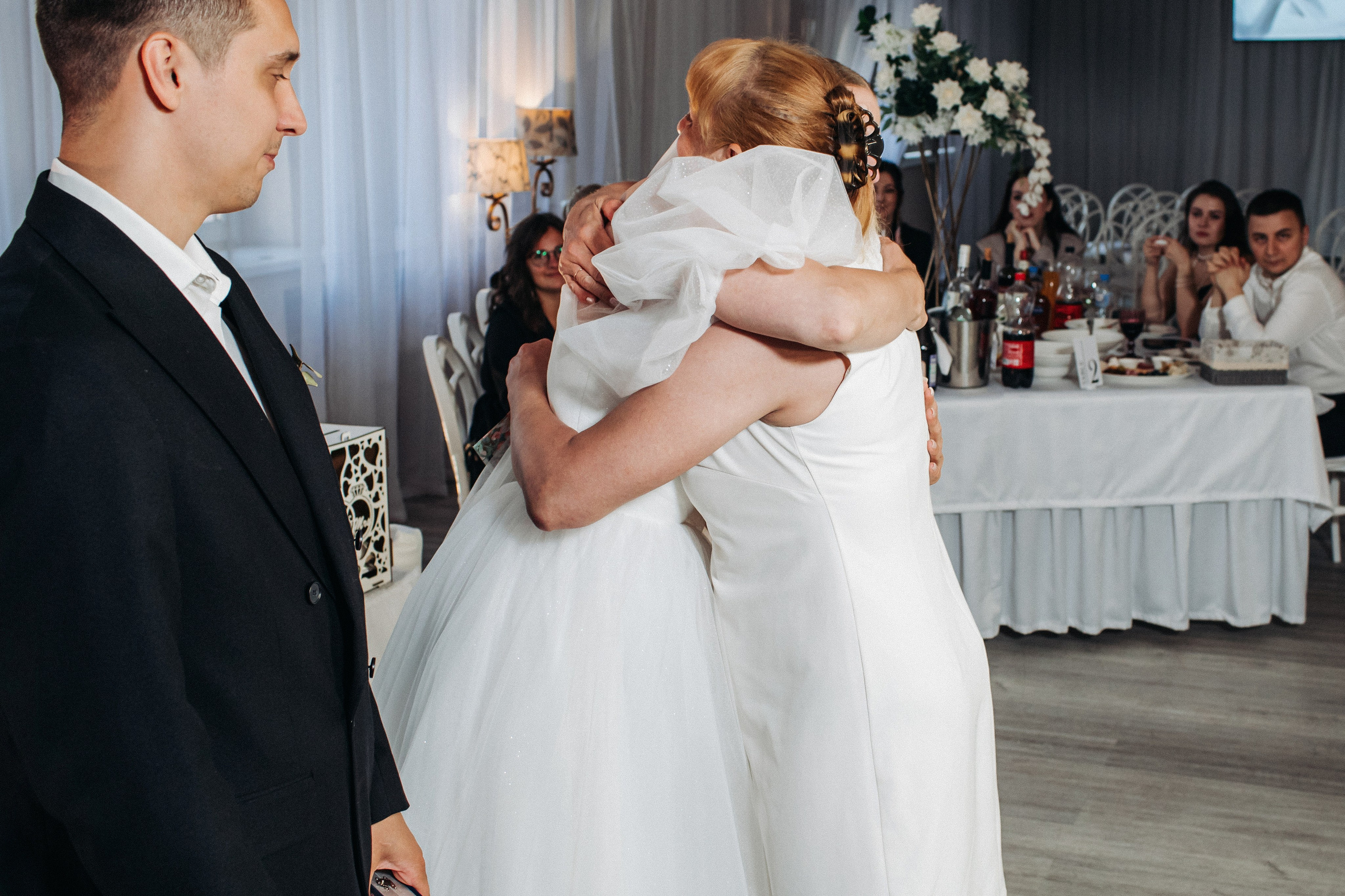 Vlad & Nadya (Saint-Petersburg, Russia). Destination wedding photographer Peter Letu