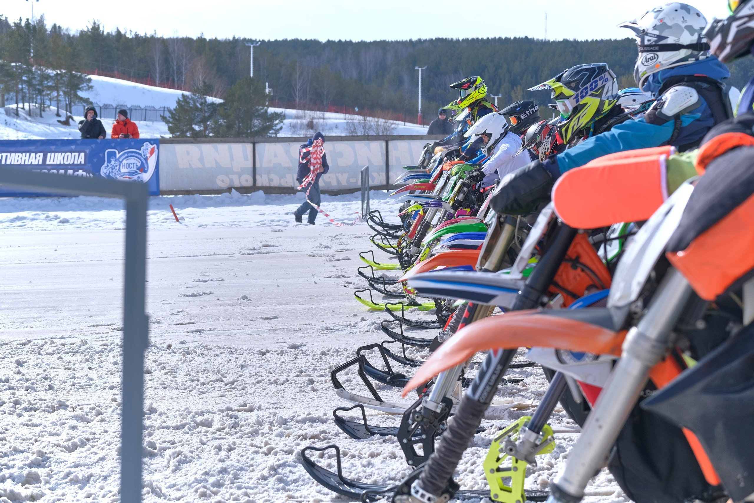 Соревнования по сноубайк кроссу и снегоходам. Свадьбы, Love Story, репортаж и портреты в Екатеринбурге