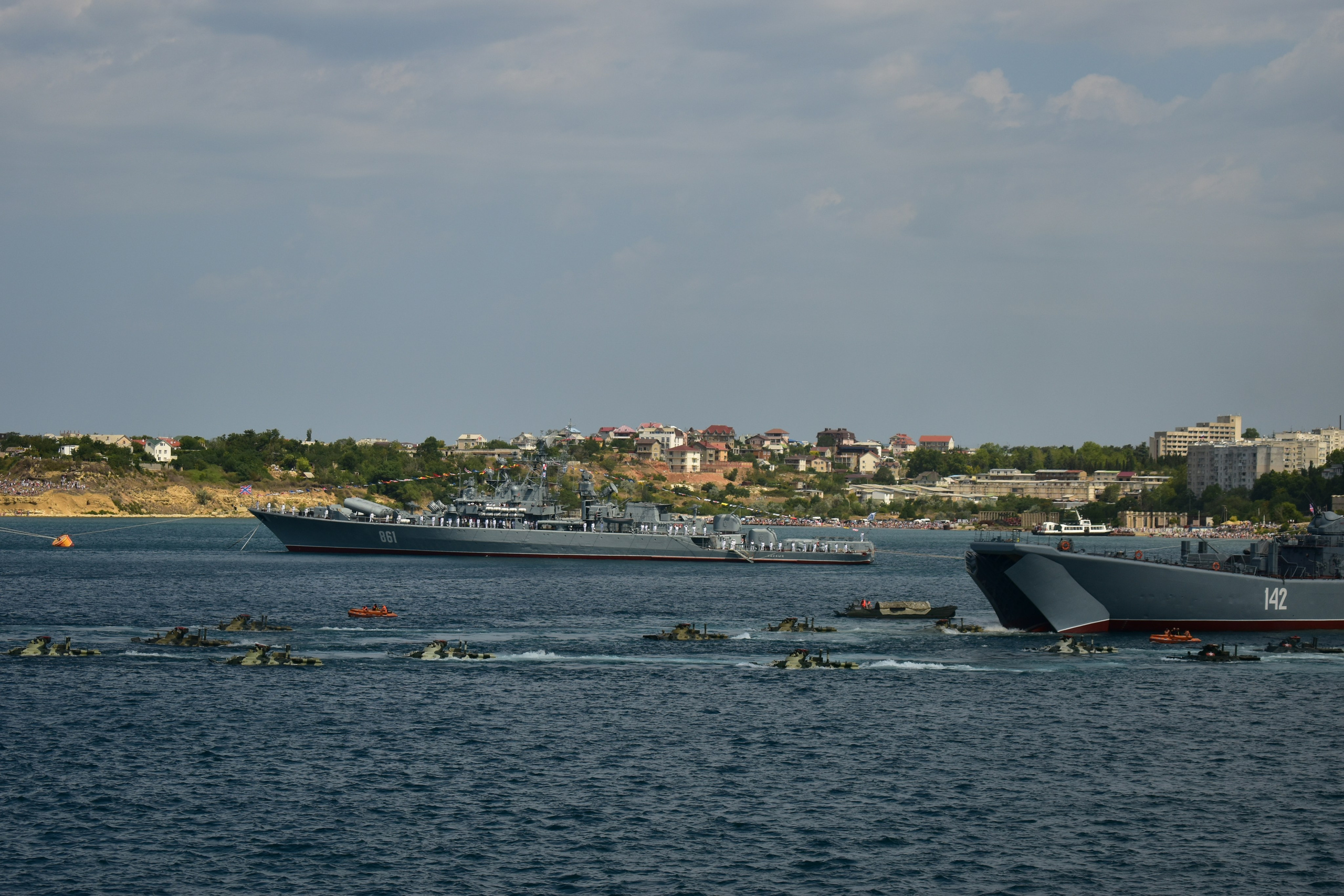 Парад ВМФ. Фотограф-ретушер в Крыму Юля Лобурец