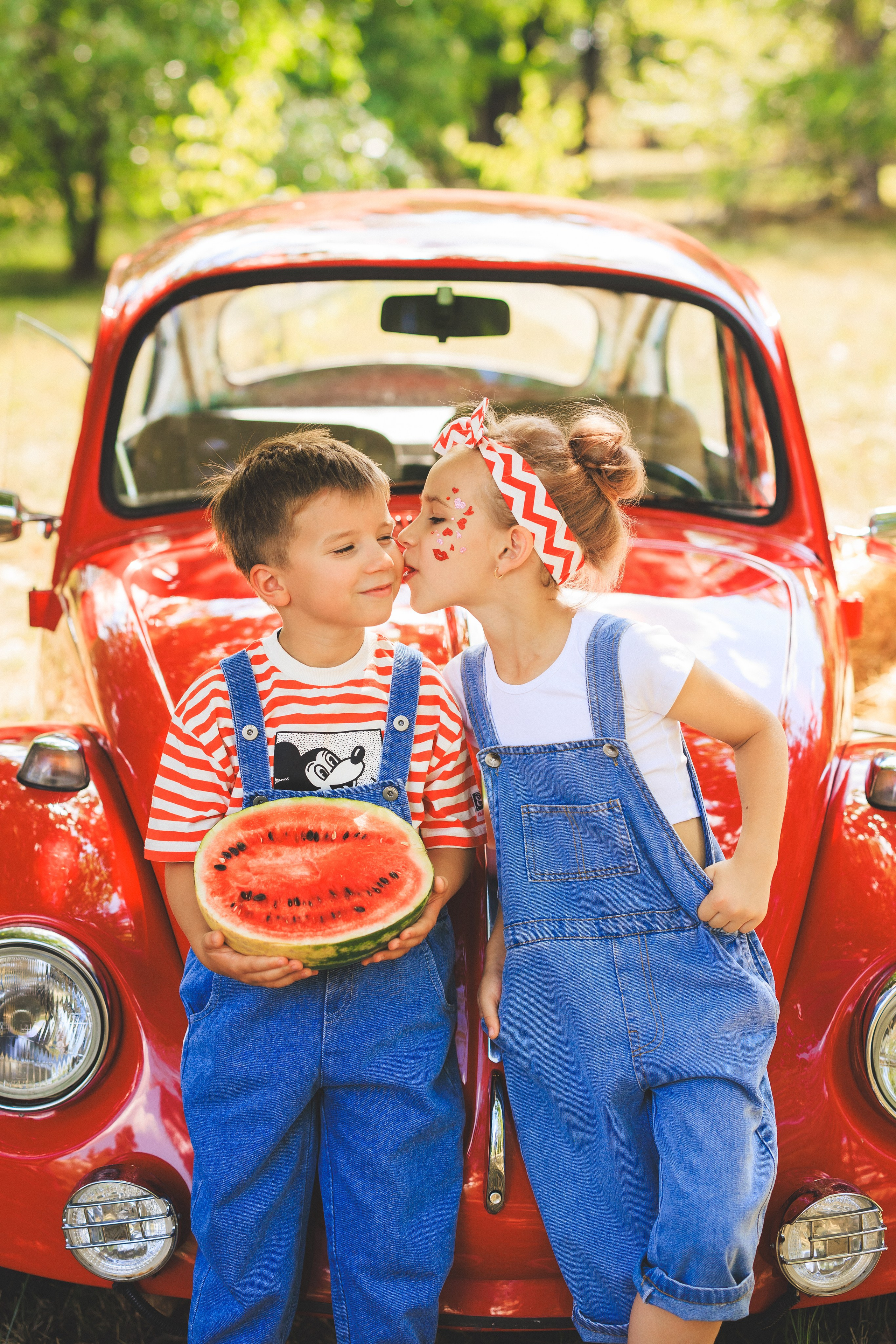 Летняя фотосессия с арбузами и ретро автомобилем. Семейный и детский фотограф в Краснодаре Анна Трашкова