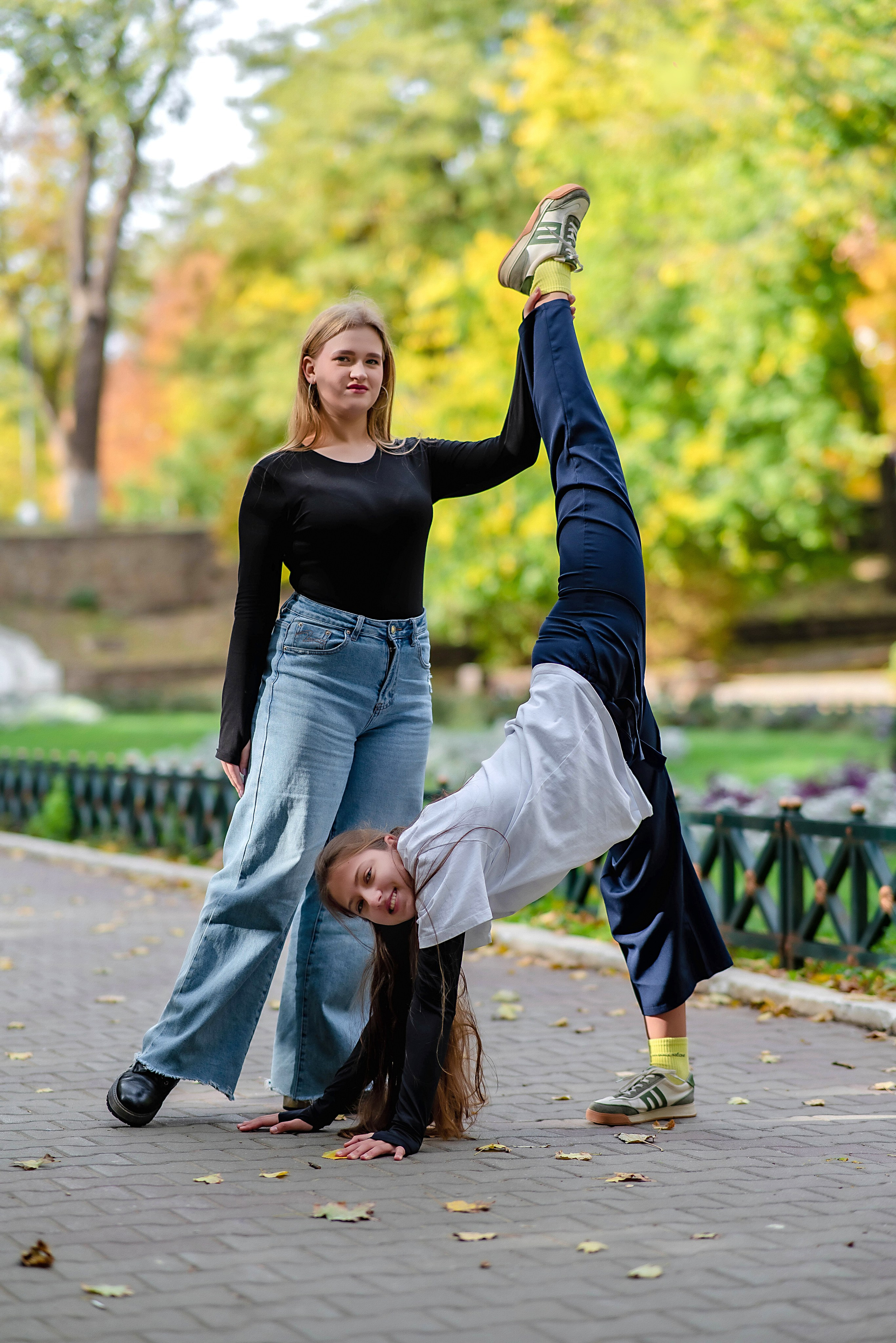«Школьные годы» (до 120 страниц) для 1-4 и 5-9 классов. Современные Выпускные Альбомы в Ростове-на-Дону