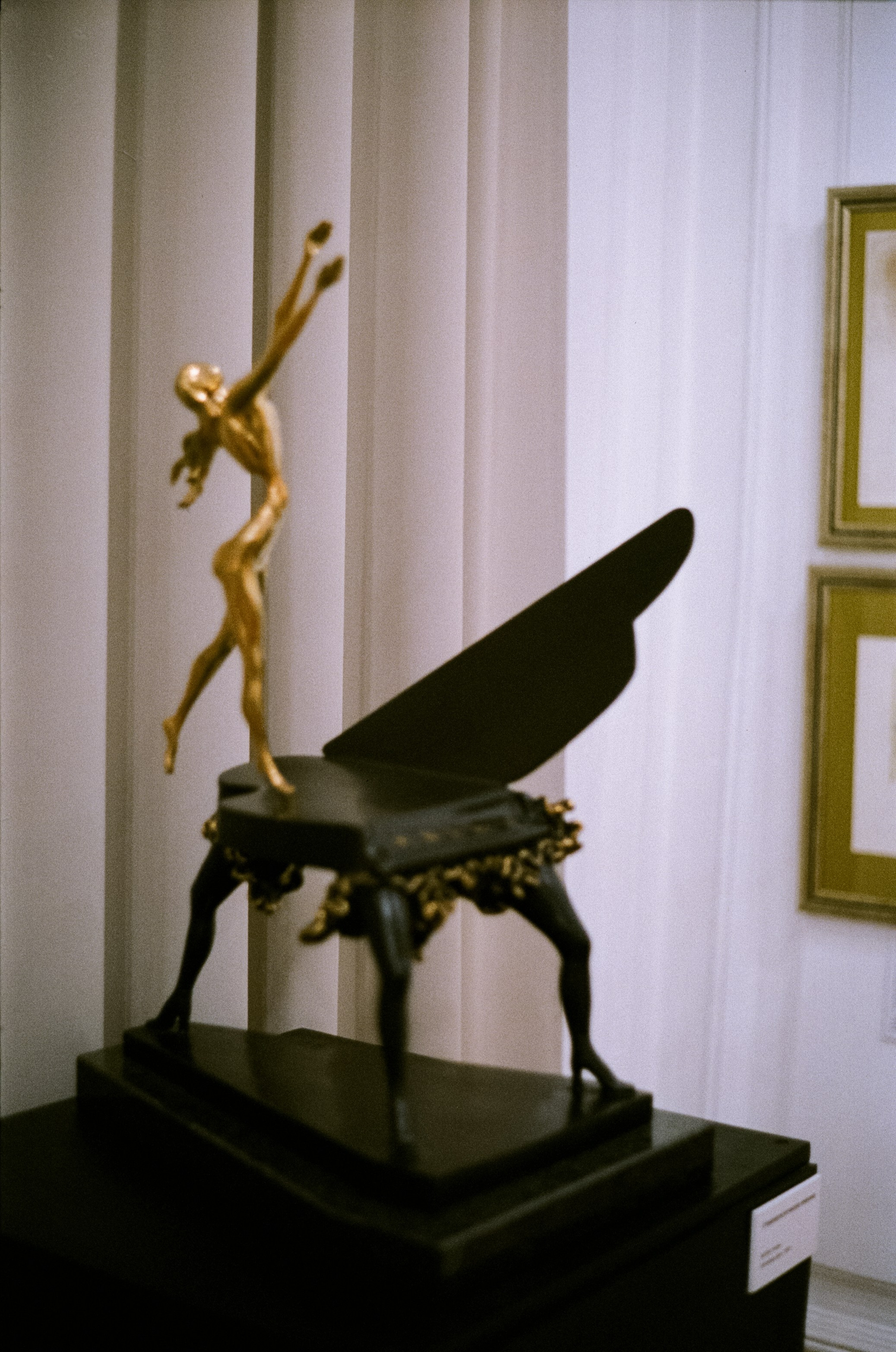 Konica IIIA - Konishiroku Hexanon 58mm f/1.8