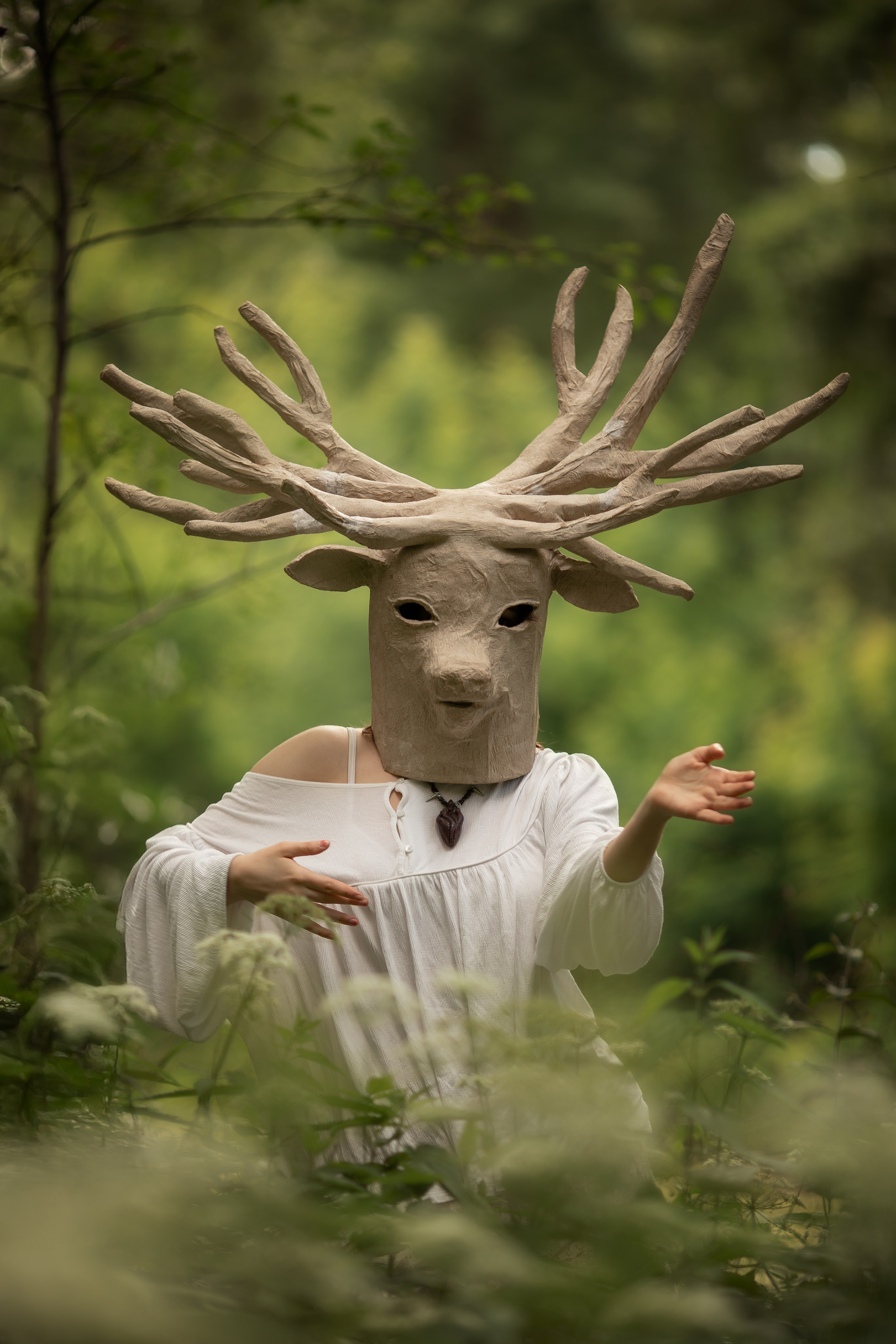 Фотопроект «Духи леса» — маски из папье-маше, свет и тишина природы. Фотограф Анна Грошикова — авторская съёмка на рассвете и закате в Москве, Мытищах, Солнечногорске и Московской области