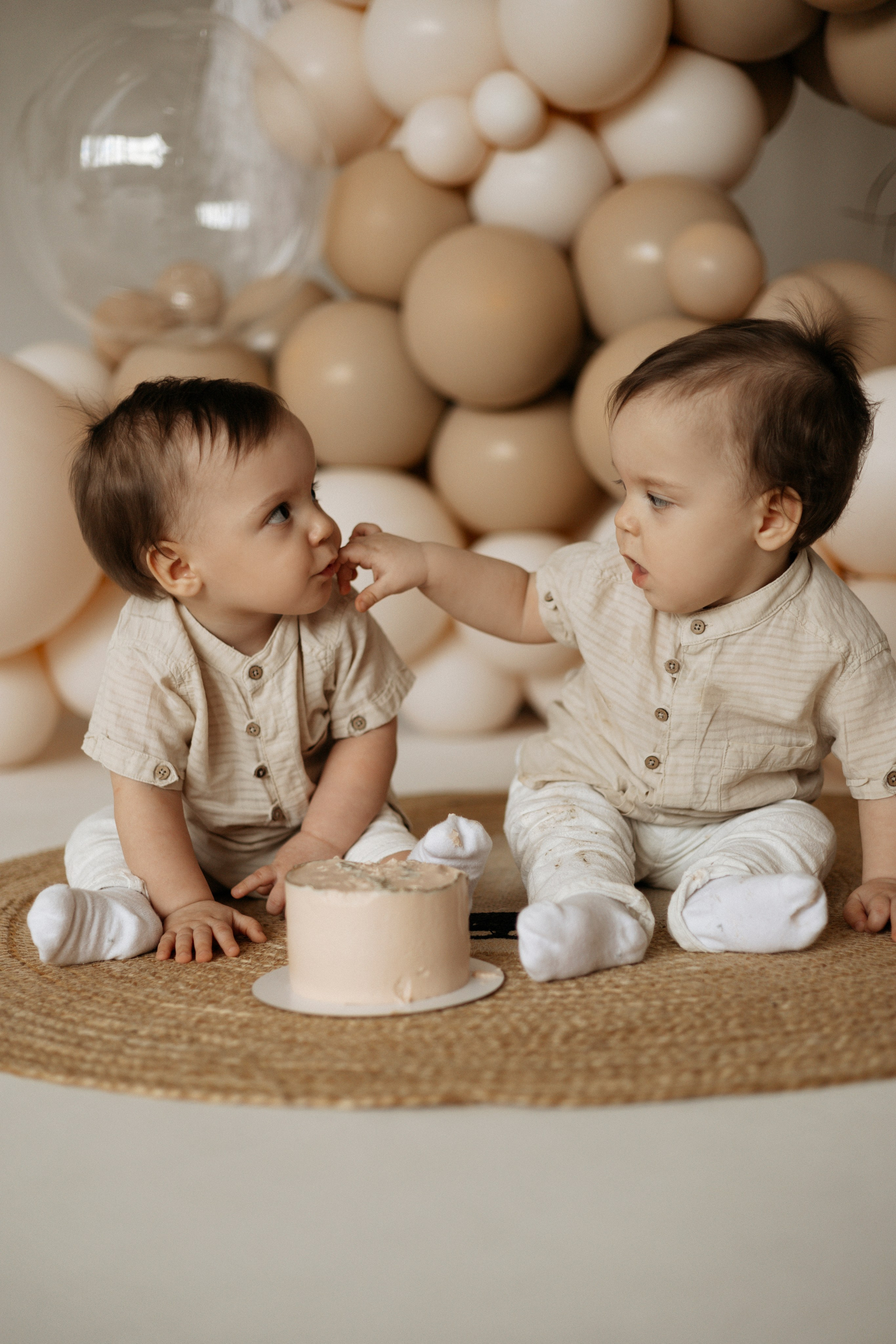 Близнецы годик. Самый теплый фотограф в Краснодаре Рябоконь Ксения