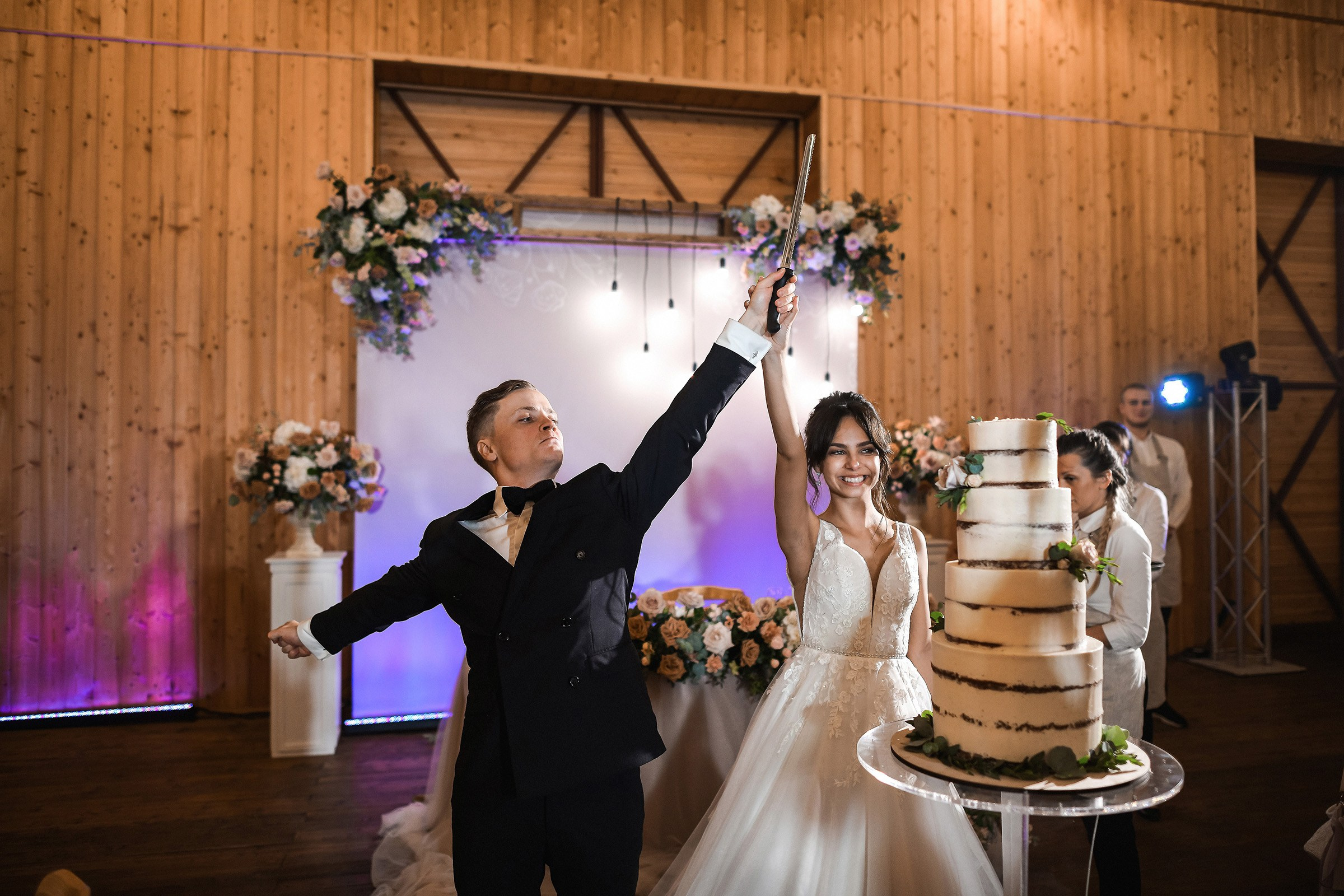 🌄 Демьян и Катя — свадьба в нацпарке "Столбы" | Веселый банкет и эпичные фото на скалах. 📸 Свадебный и семейный фотограф в Красноярске Тихомиров Евгений | 17 лет опыта | 800+ свадеб