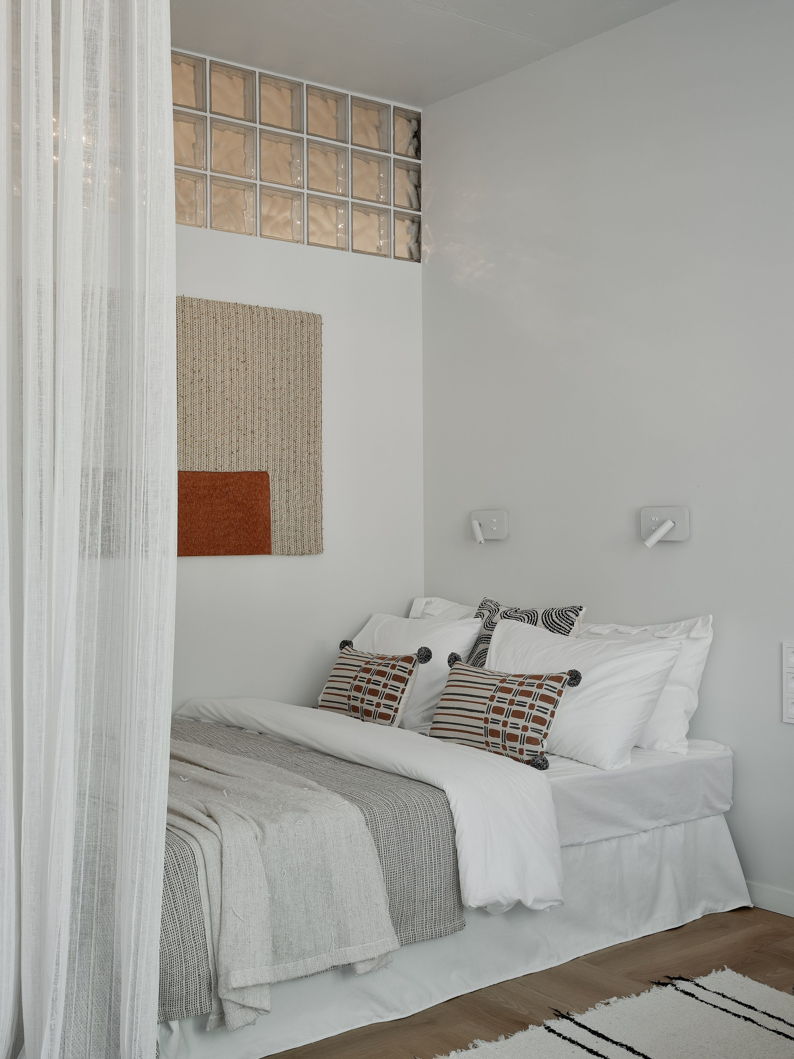 SUNSET MOOD APRTM. KWITE INTERIOR. Студия дизайна