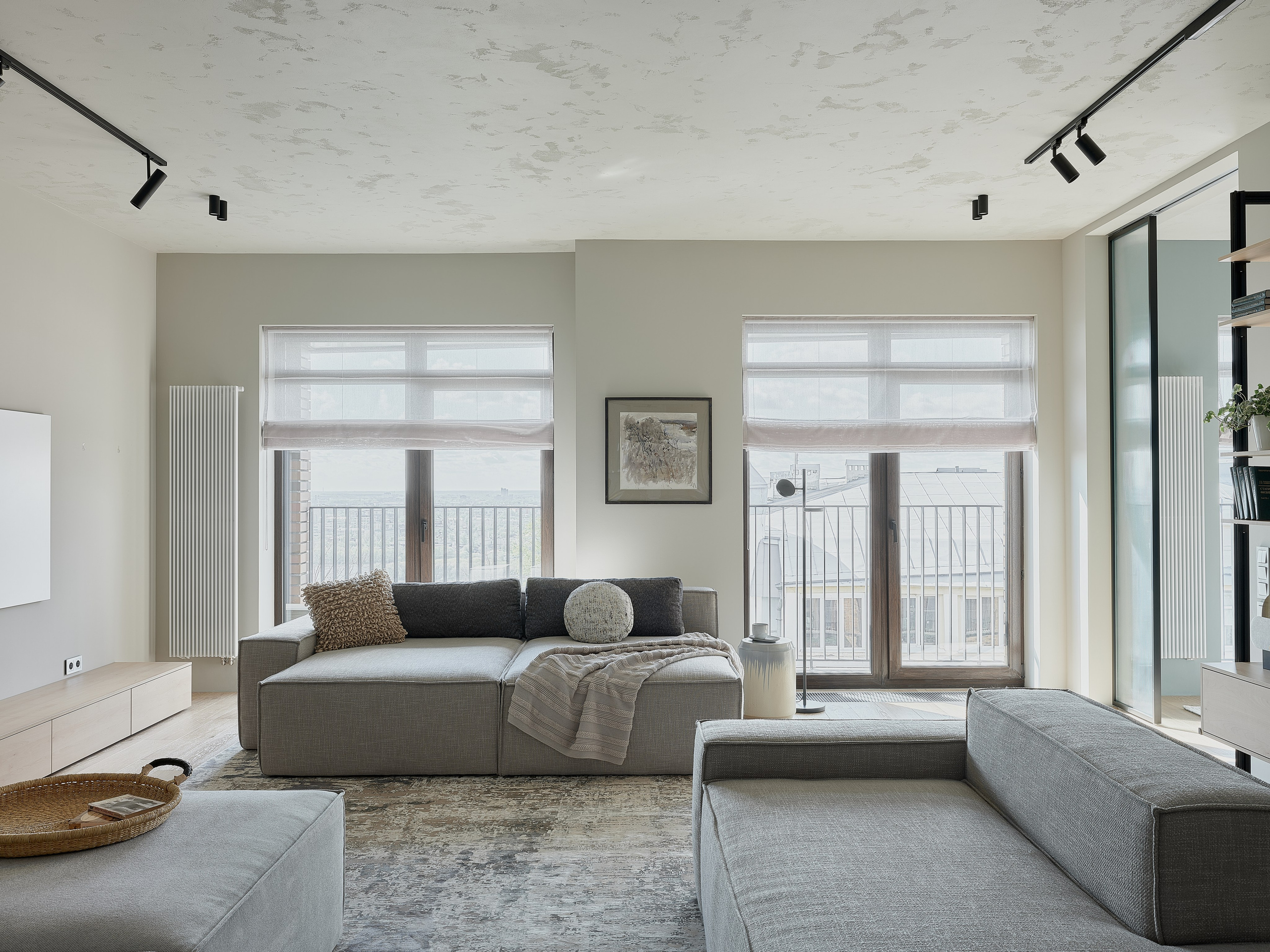 RIVER VIEW APRTM. KWITE INTERIOR. Студия дизайна