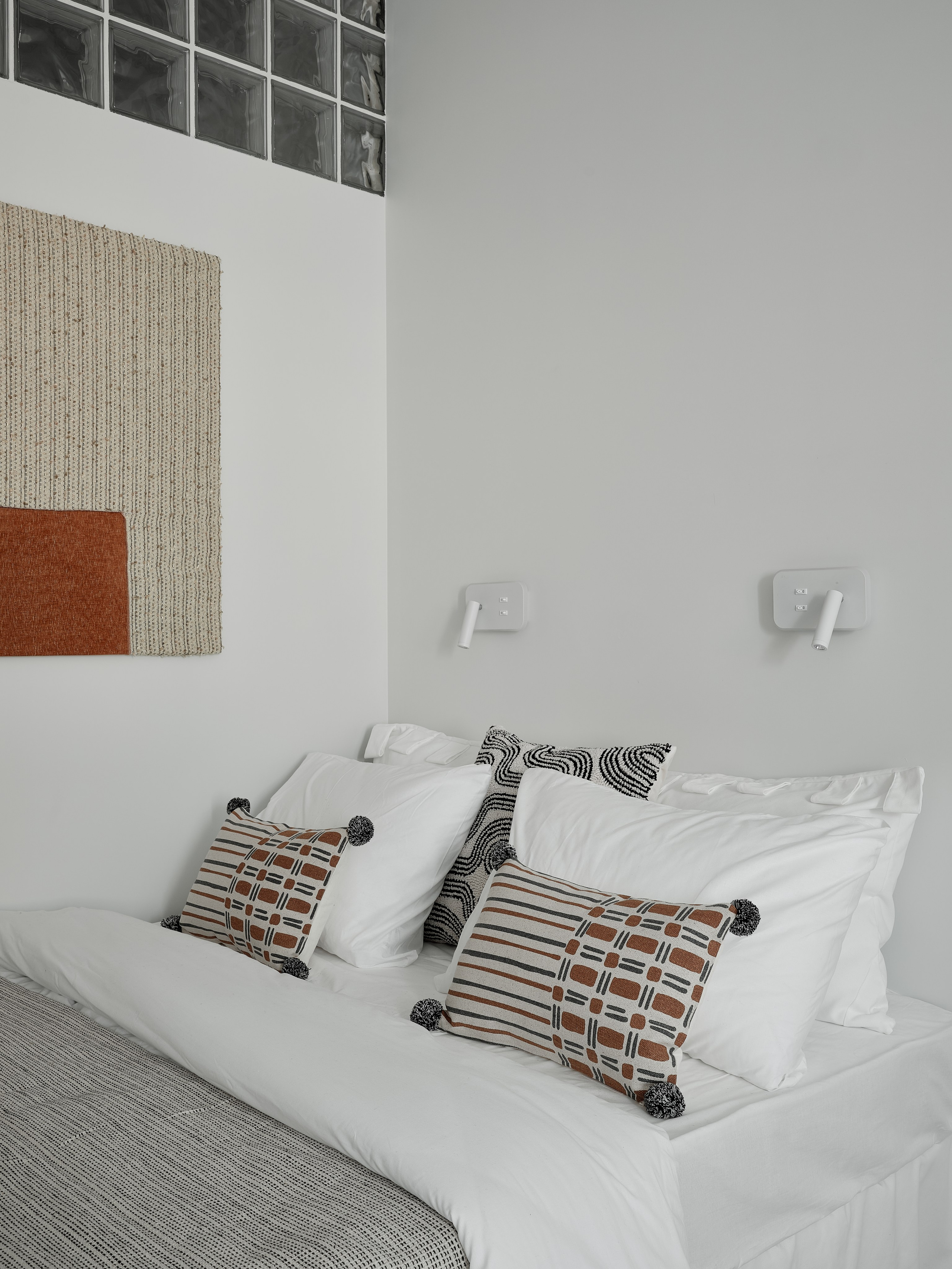 SUNSET MOOD APRTM. KWITE INTERIOR. Студия дизайна