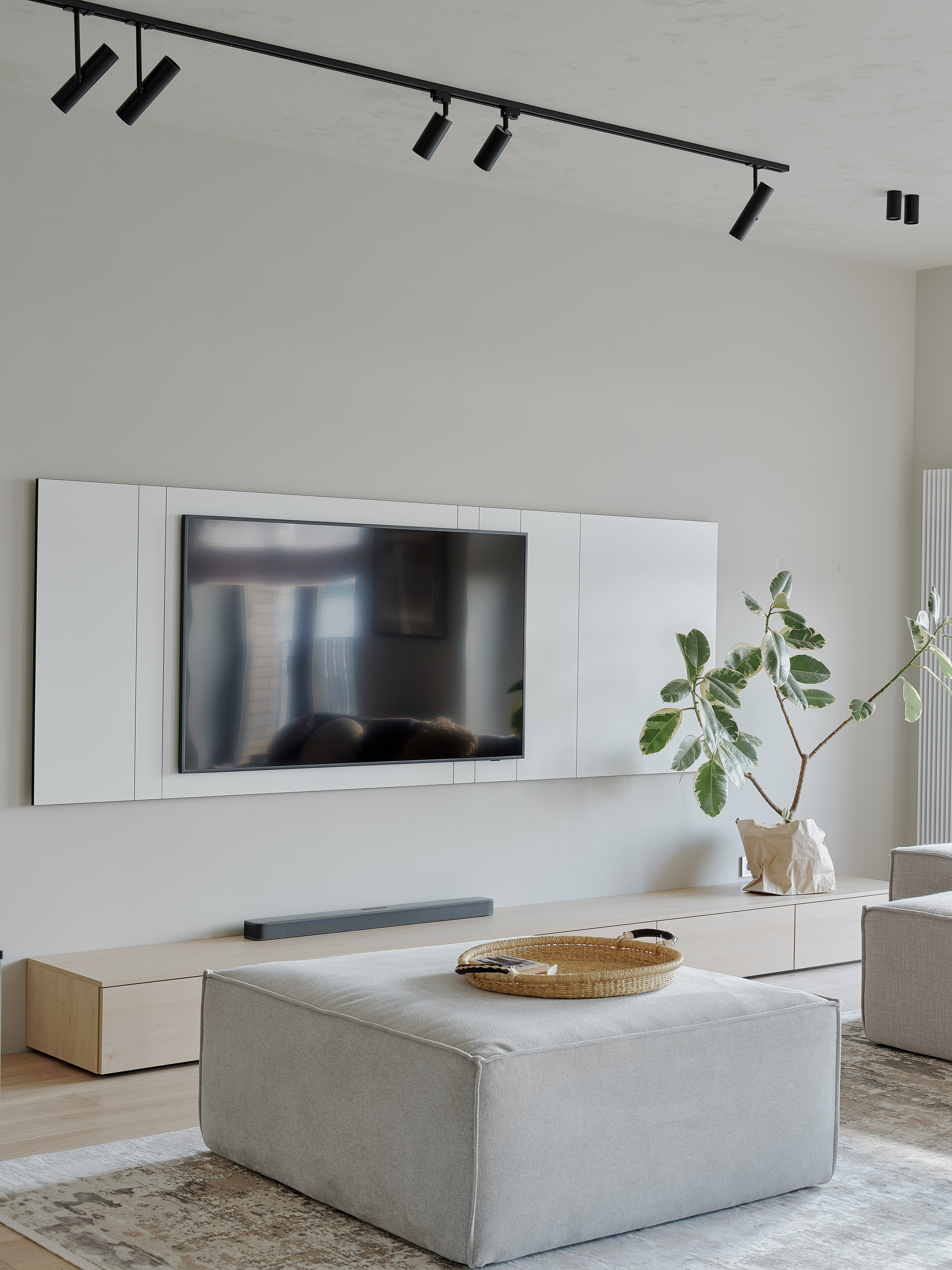 RIVER VIEW APRTM. KWITE INTERIOR. Студия дизайна