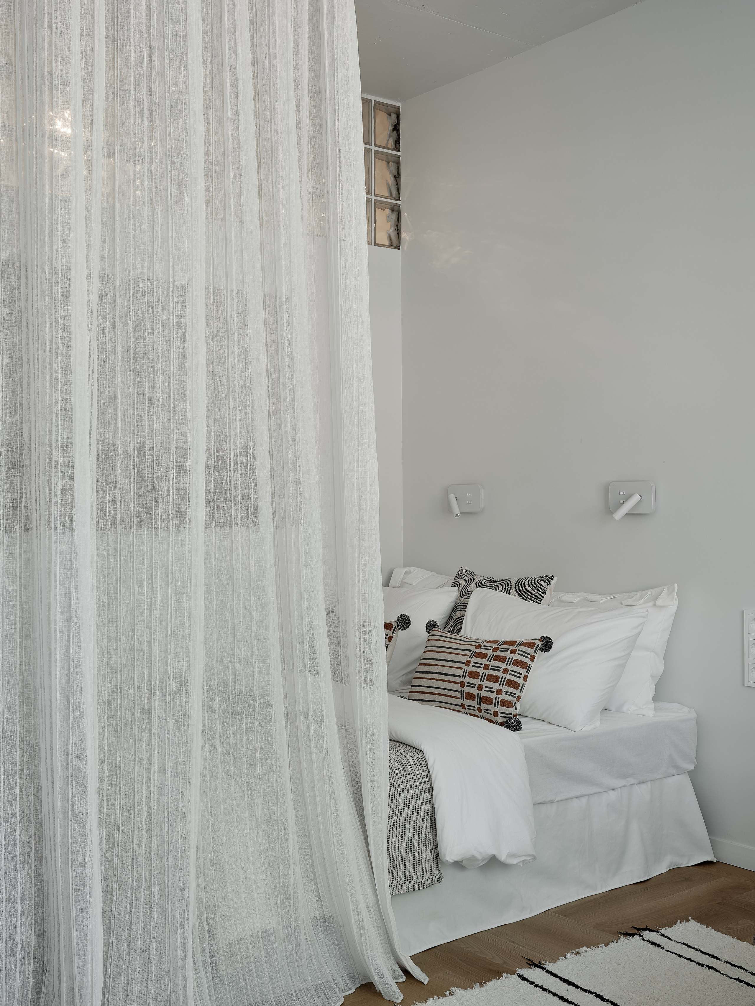 SUNSET MOOD APRTM. KWITE INTERIOR. Студия дизайна