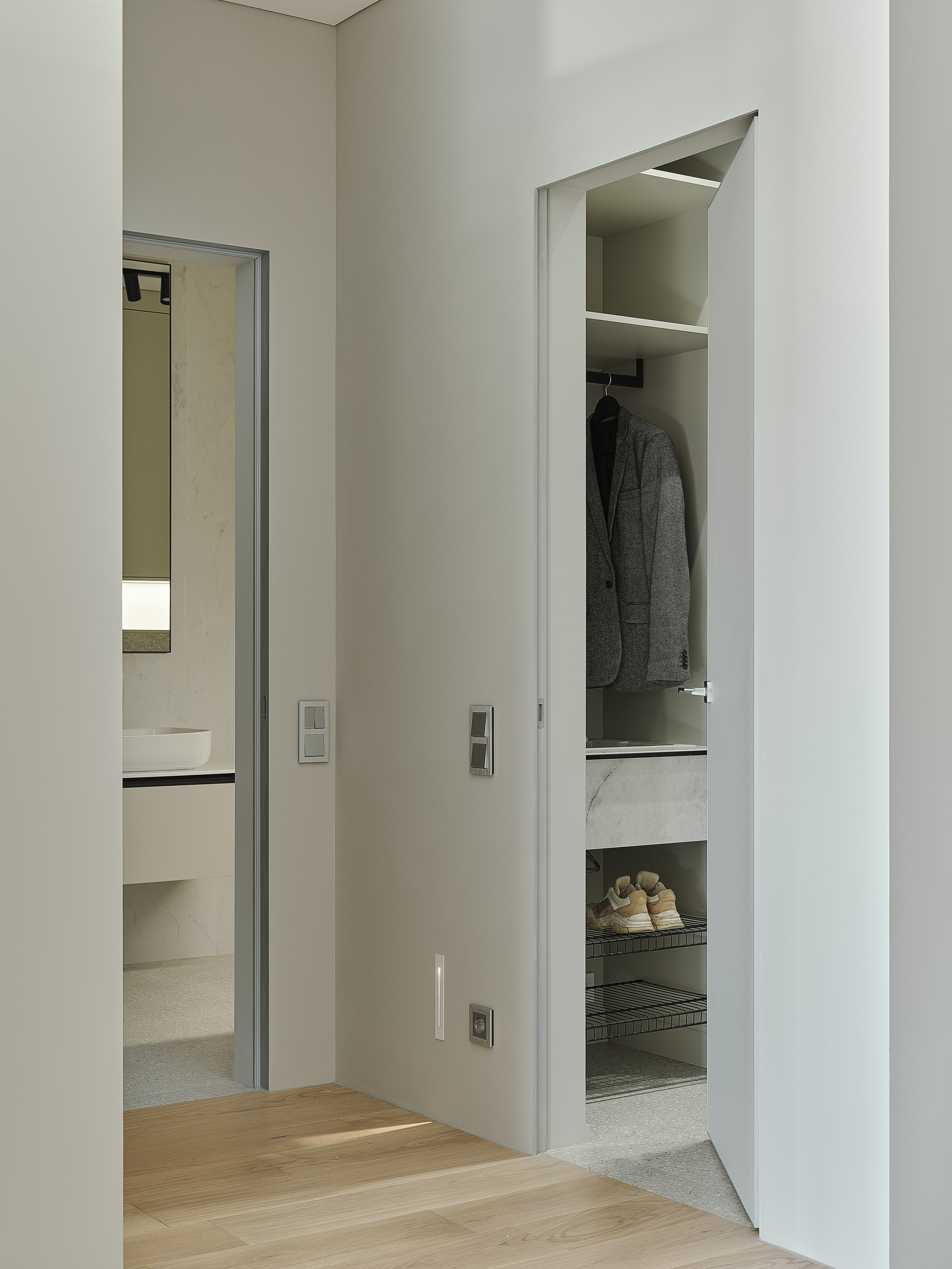 RIVER VIEW APRTM. KWITE INTERIOR. Студия дизайна