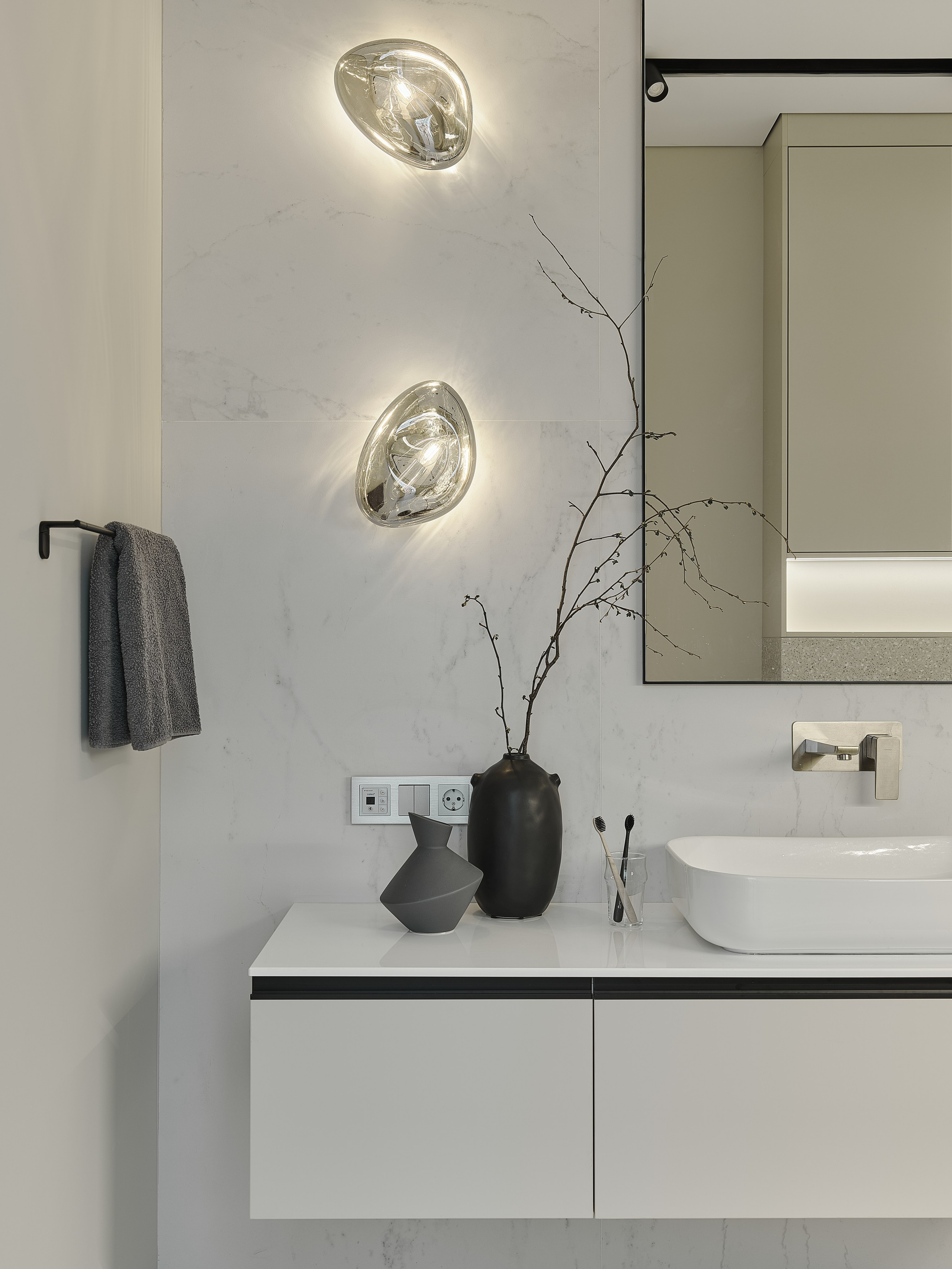 RIVER VIEW APRTM. KWITE INTERIOR. Студия дизайна