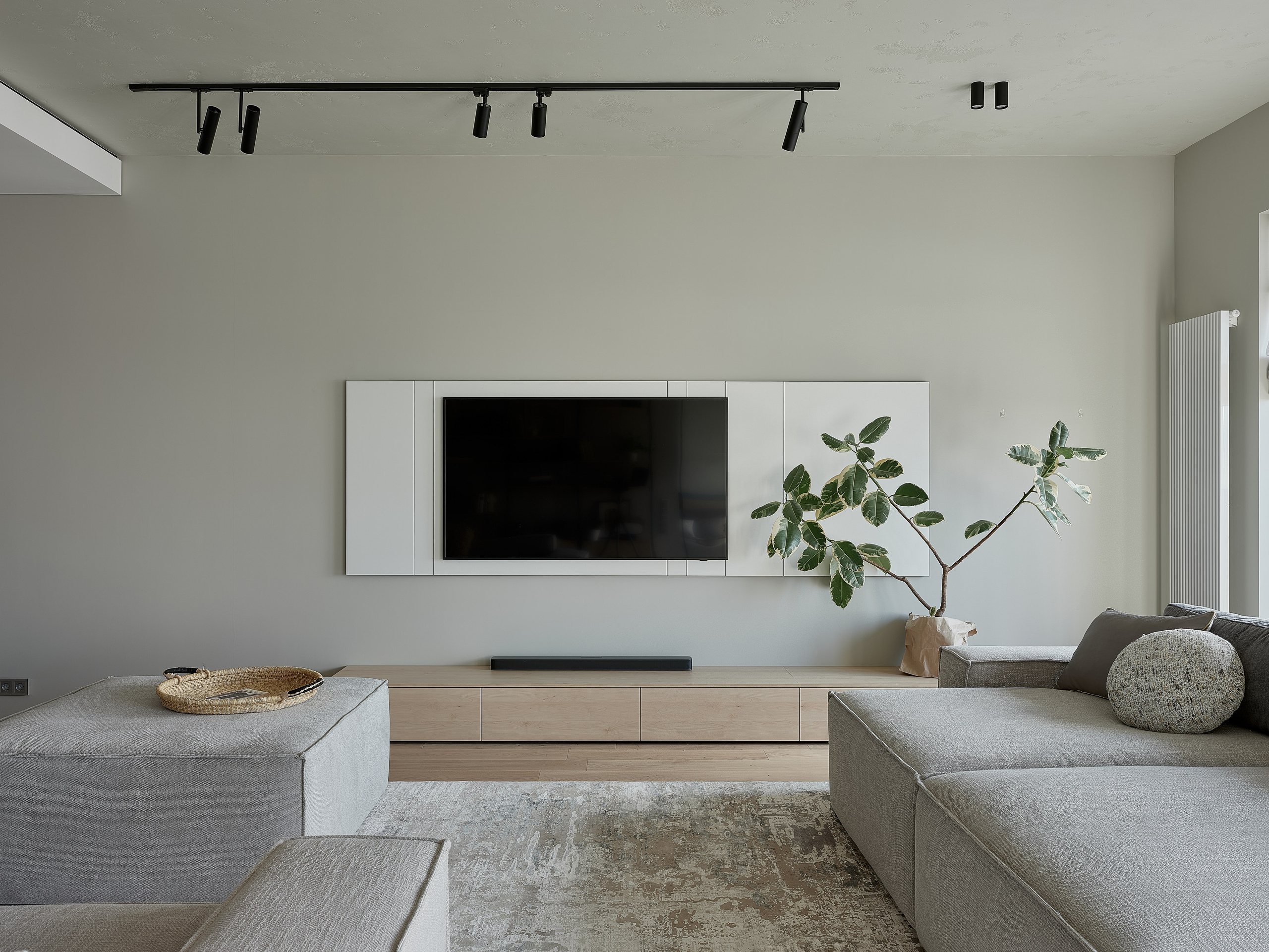 RIVER VIEW APRTM. KWITE INTERIOR. Студия дизайна