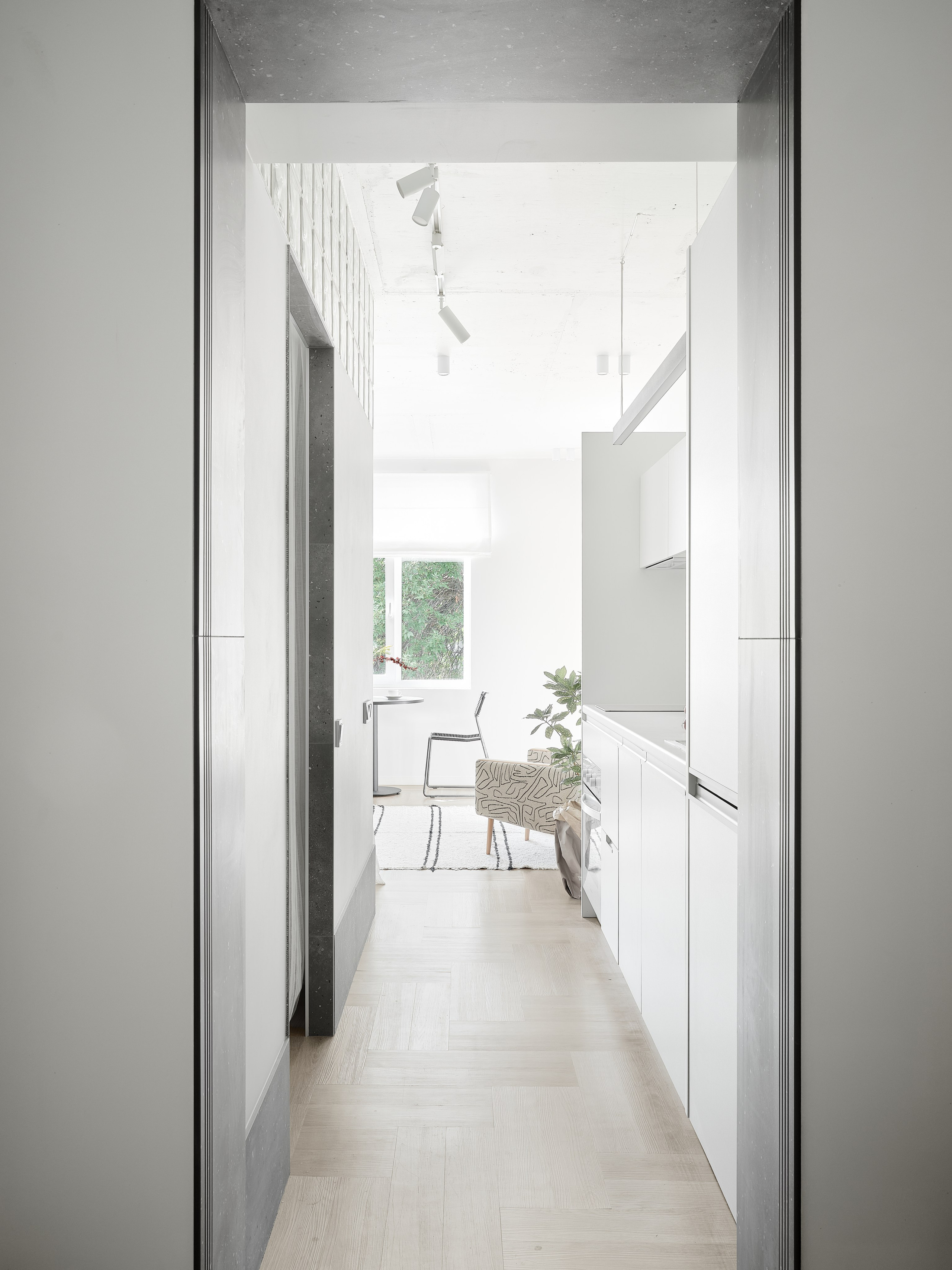 SUNSET MOOD APRTM. KWITE INTERIOR. Студия дизайна