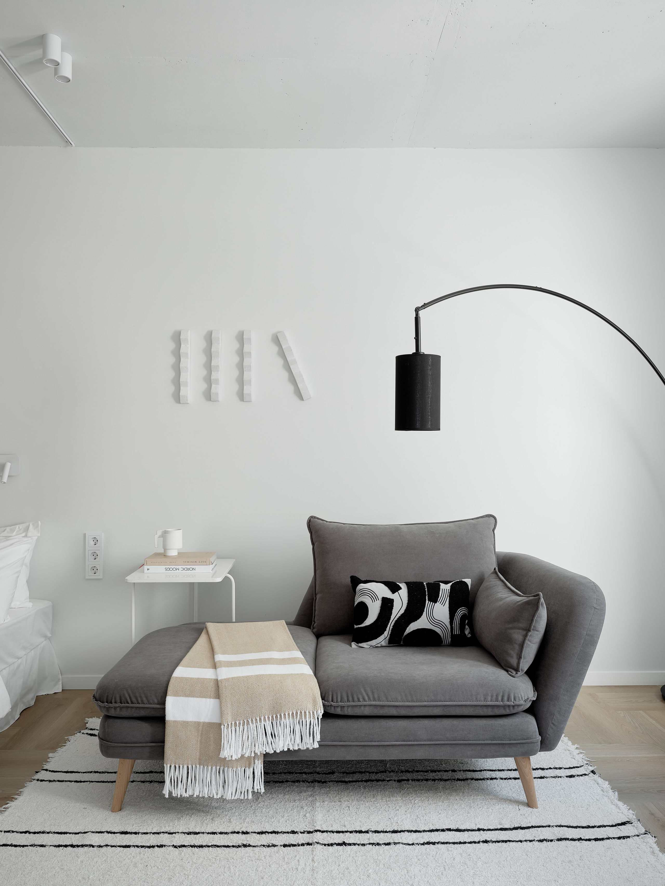 SUNSET MOOD APRTM. KWITE INTERIOR. Студия дизайна