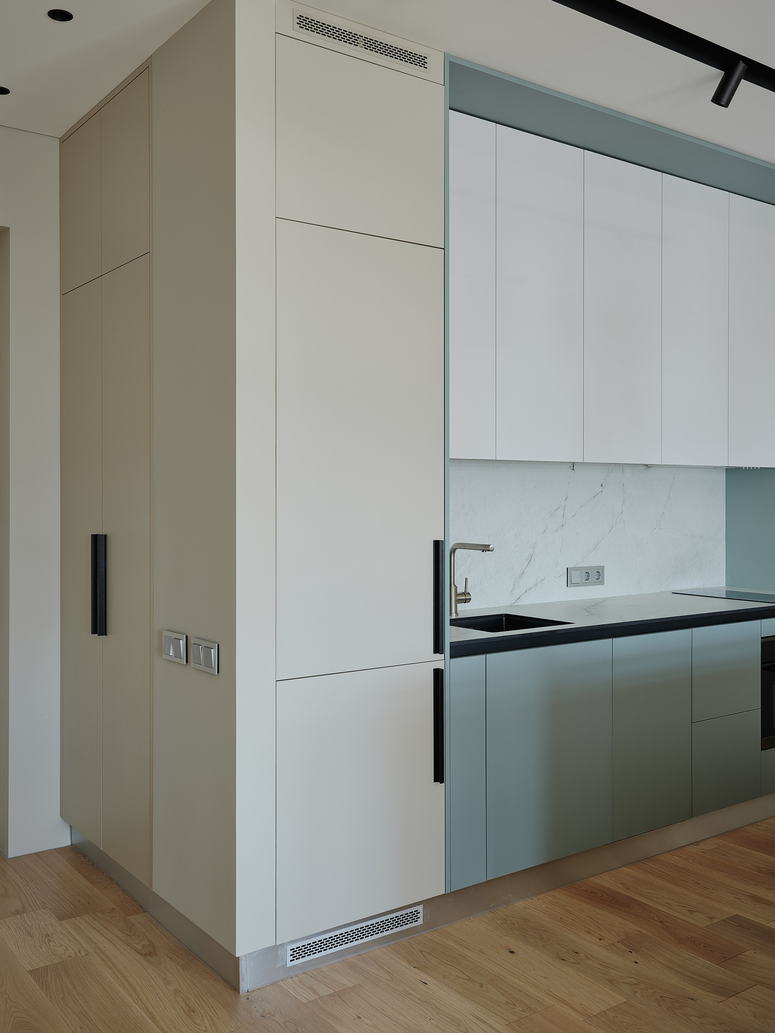 RIVER VIEW APRTM. KWITE INTERIOR. Студия дизайна
