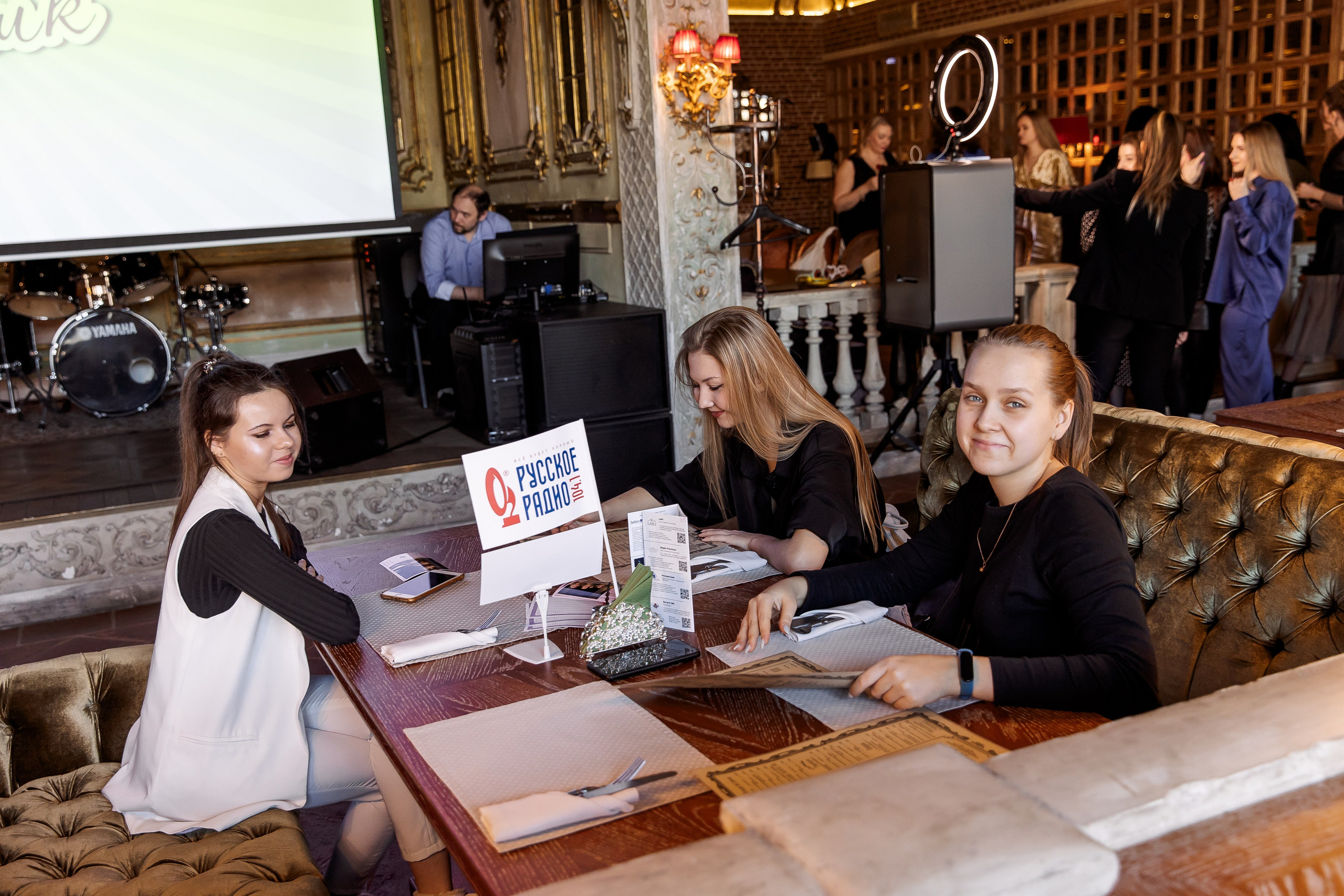 Караоке квиз-девичник. Свадебный и семейный фотограф в Челябинске Юлия Ишимова