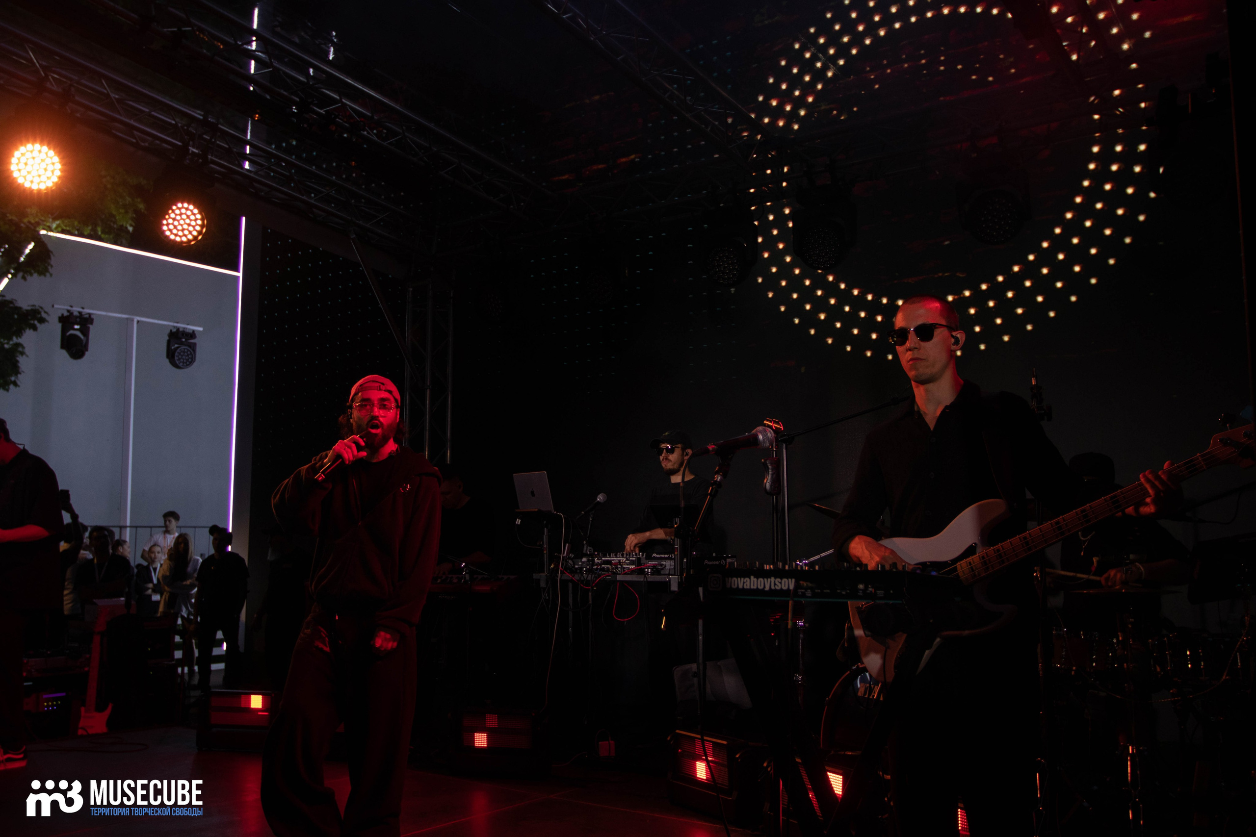 МОТ. Концертный фотограф