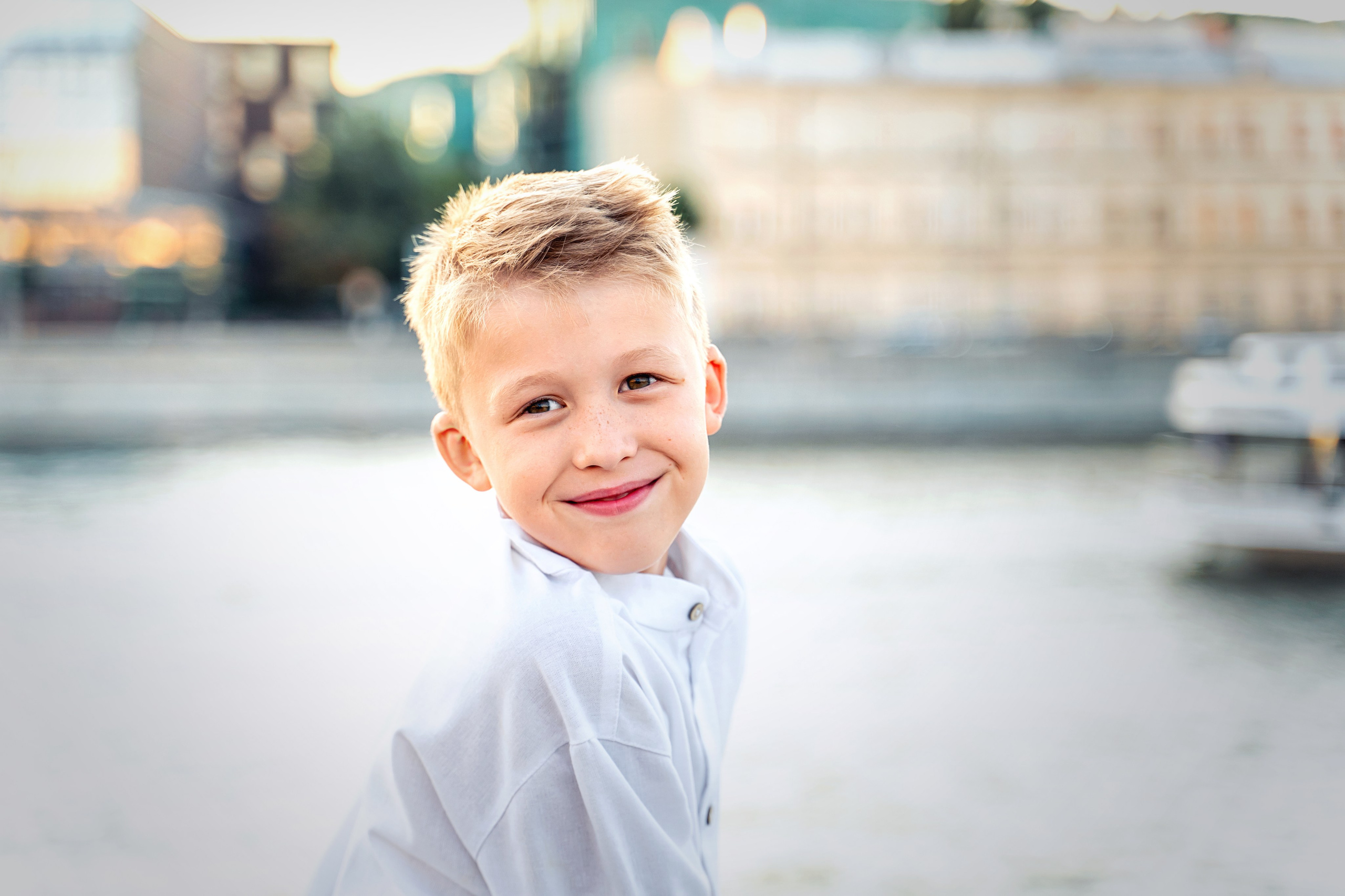 Семейная прогулка в парке Музеон на закате. Фотограф \ Видеограф на Крещение, Венчание Москва| Семейные съемки