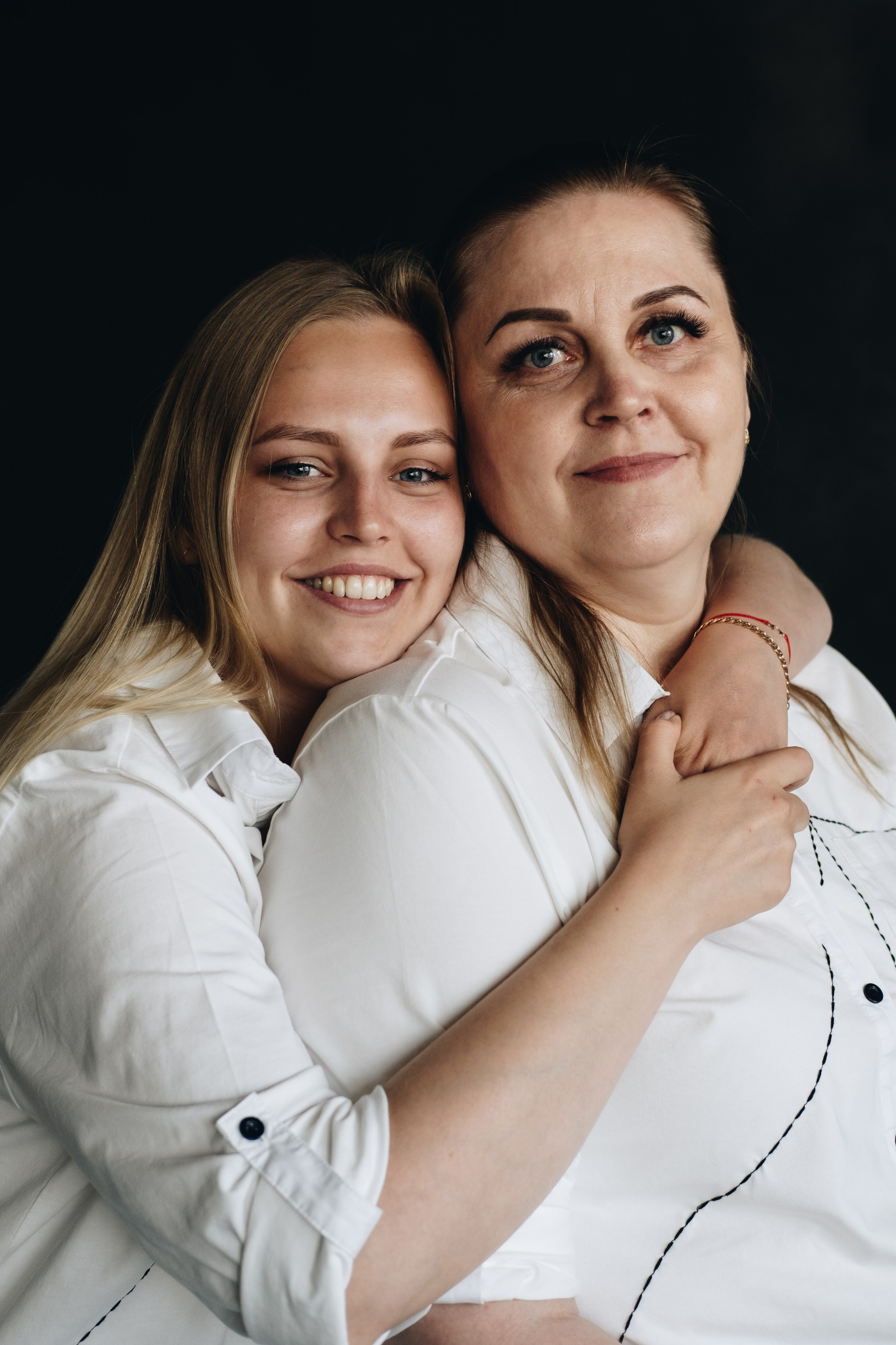 ДВЕ ЖЕНЩИНА. КРИСТИНА ГУСЬКОВА