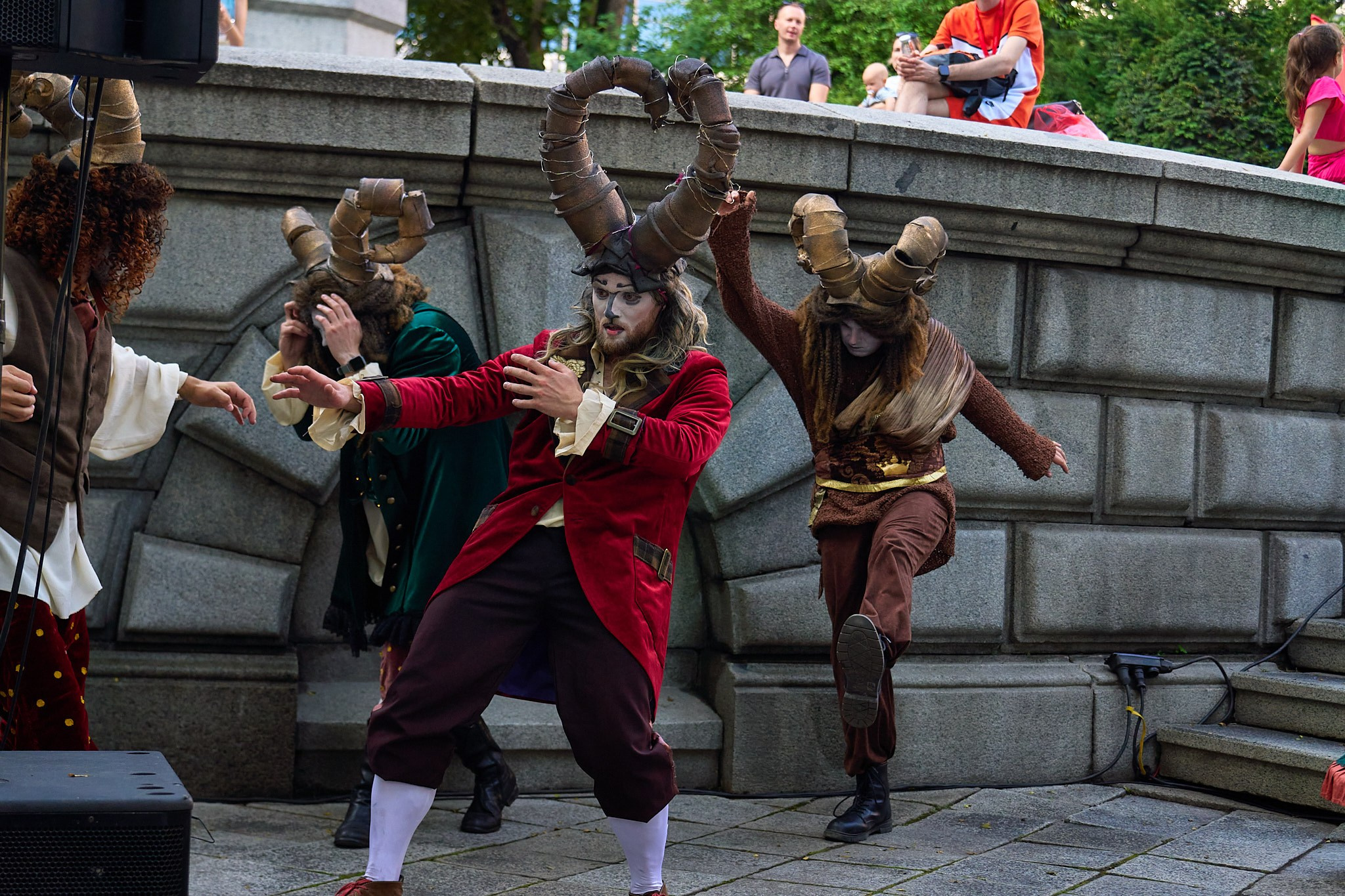 Уличный театр Владивосток. Профессиональный репортажный фотограф Инесса Иминова