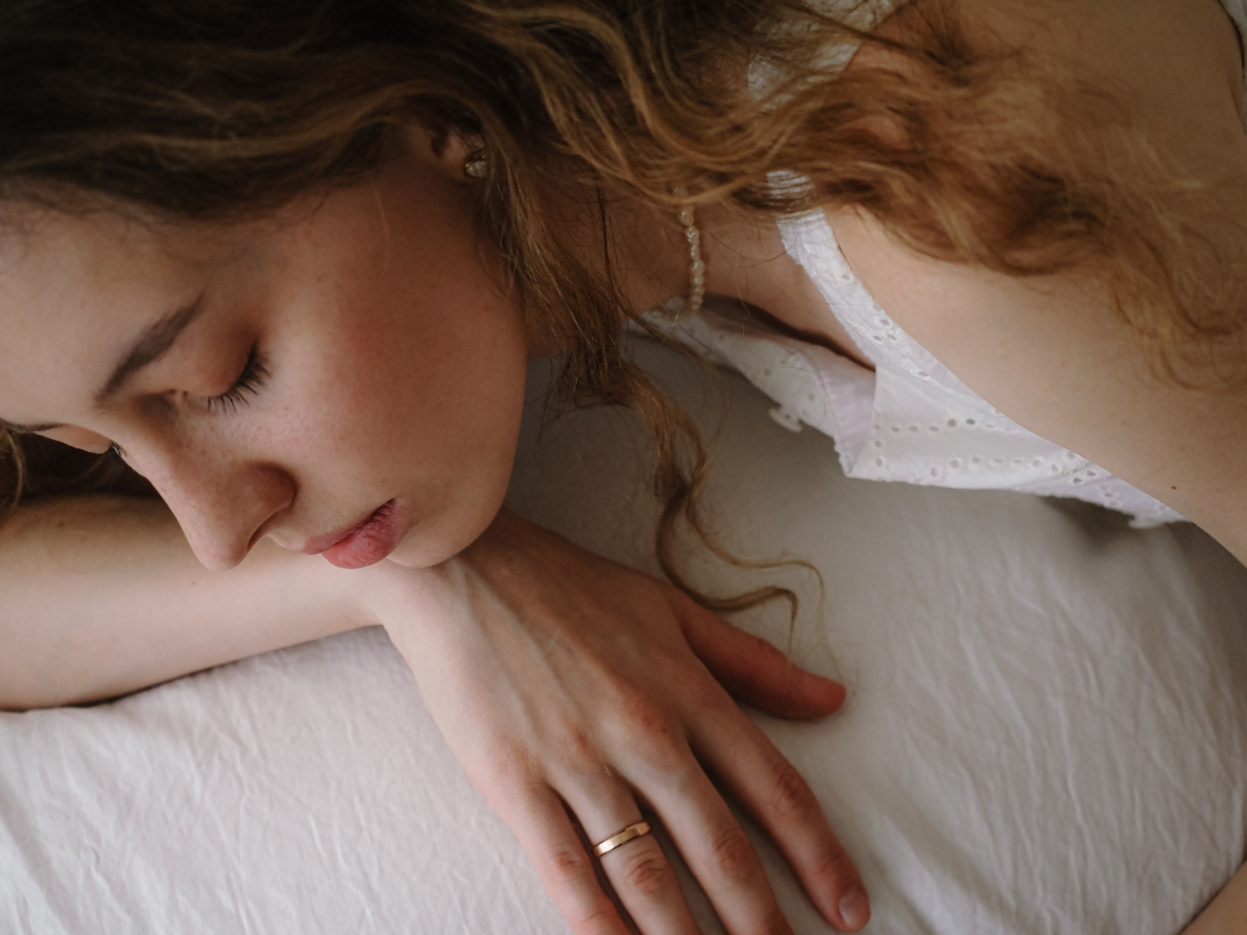 Утро и аромат персиков. Фотограф Рязань. Семейный Свадебный фотограф