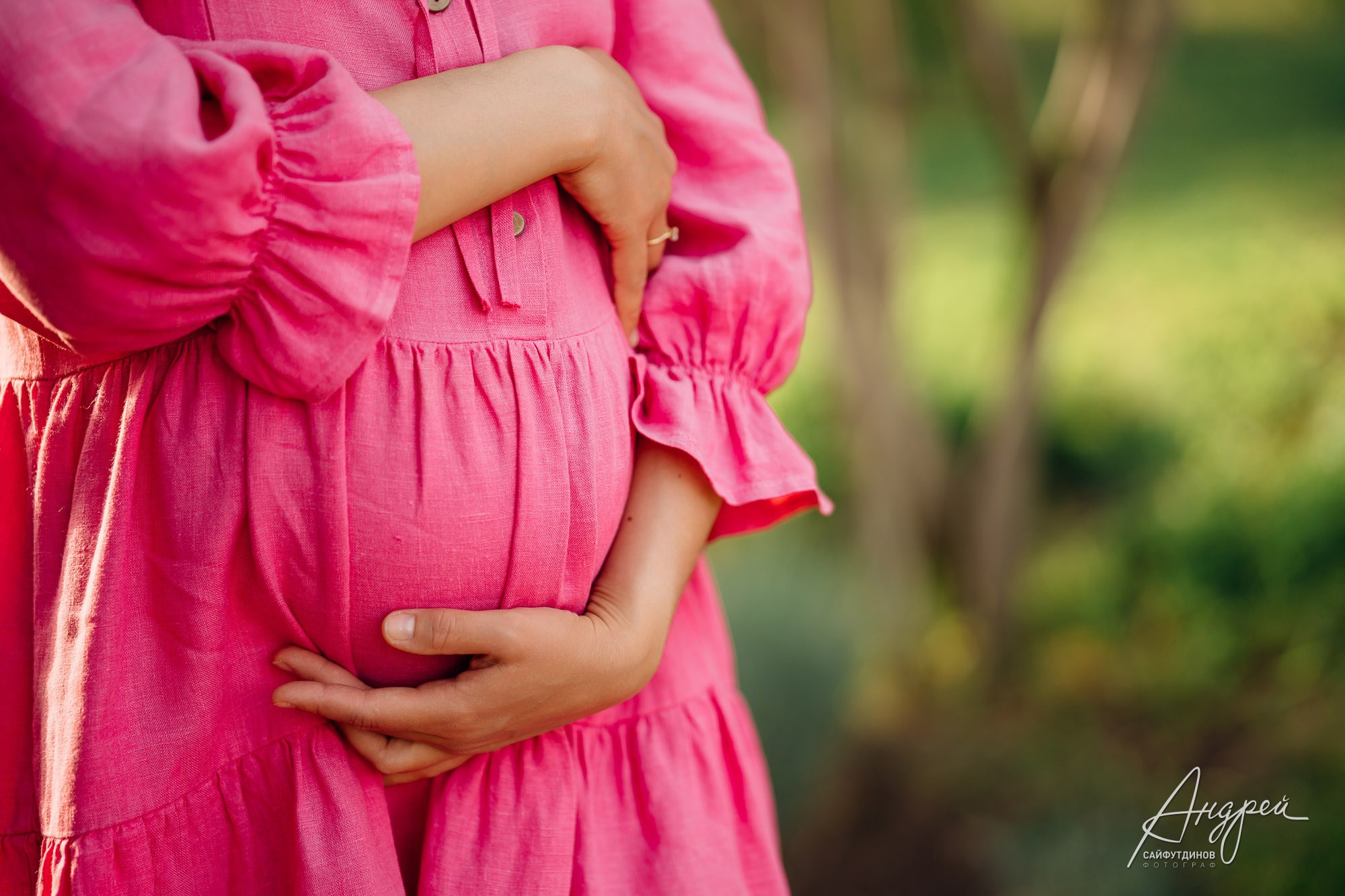 Детальная фотосессия беременности в Олд Хаус | Крупный план живота и рук будущей мамы | Фотограф Андрей Сайфутдинов Ростов-на-Дону