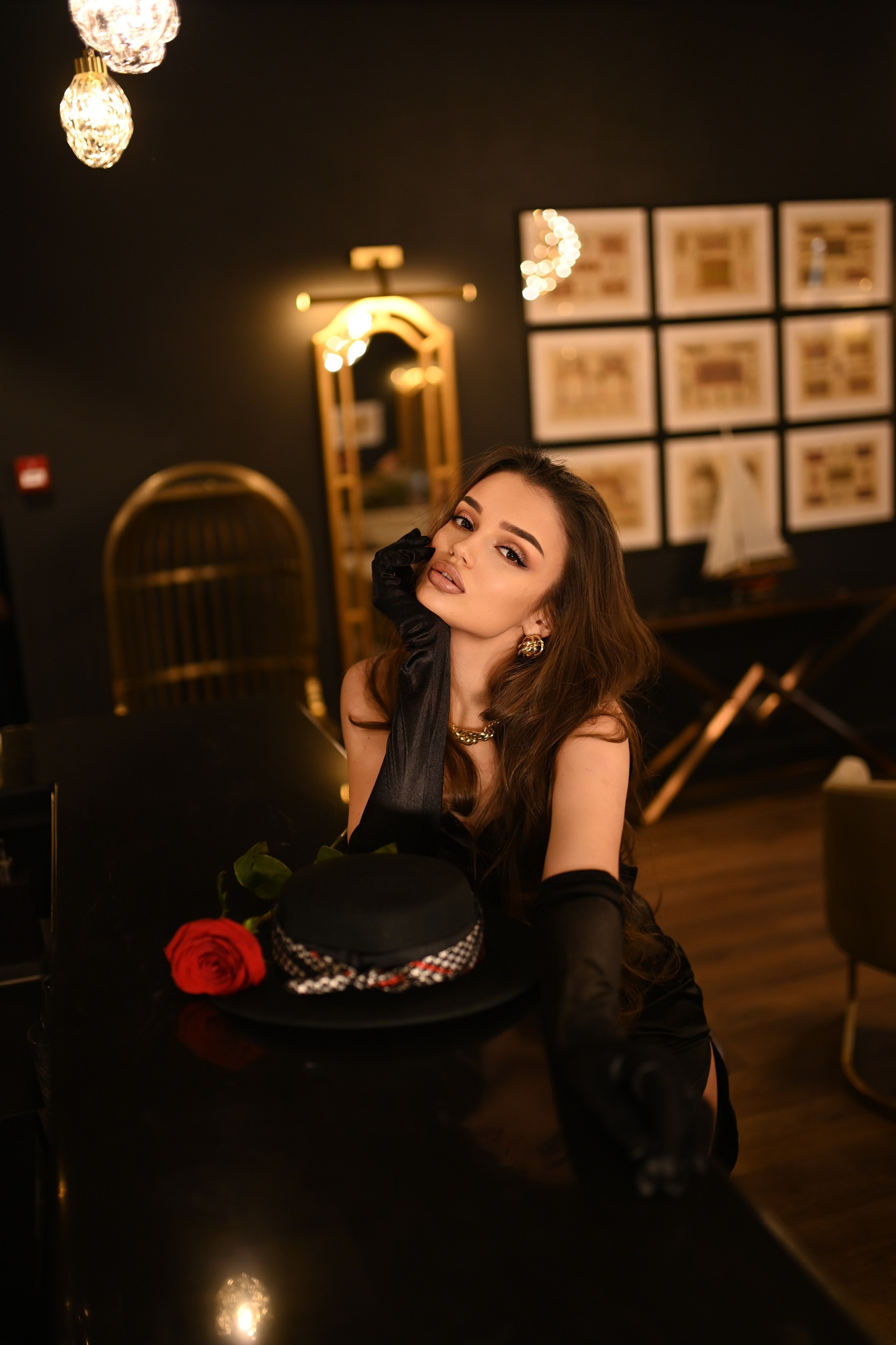 Модельная съемка в интерьере для маркетплейсов. ТМ Продакшн — Съемка для маркетплейсов в Москве