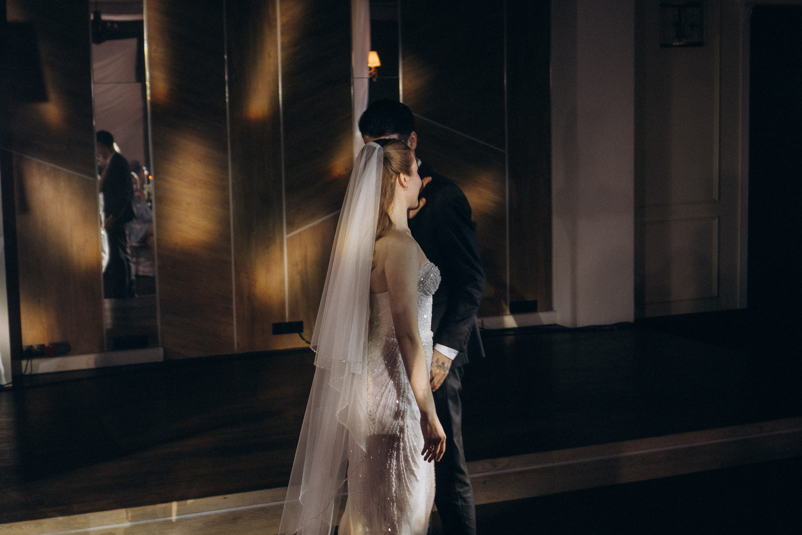 СВАДЕБНАЯ СЬЕМКА СБОРОВ В ОТЕЛЕ И ВЫЕЗД НА ЦЕРЕМОНИЮ (СНЯТО В СИБИРЕ В НИЖНЕВАРТОВСКЕ). Профессиональный фотограф, Санкт-Петербург — Виктория Богомолова