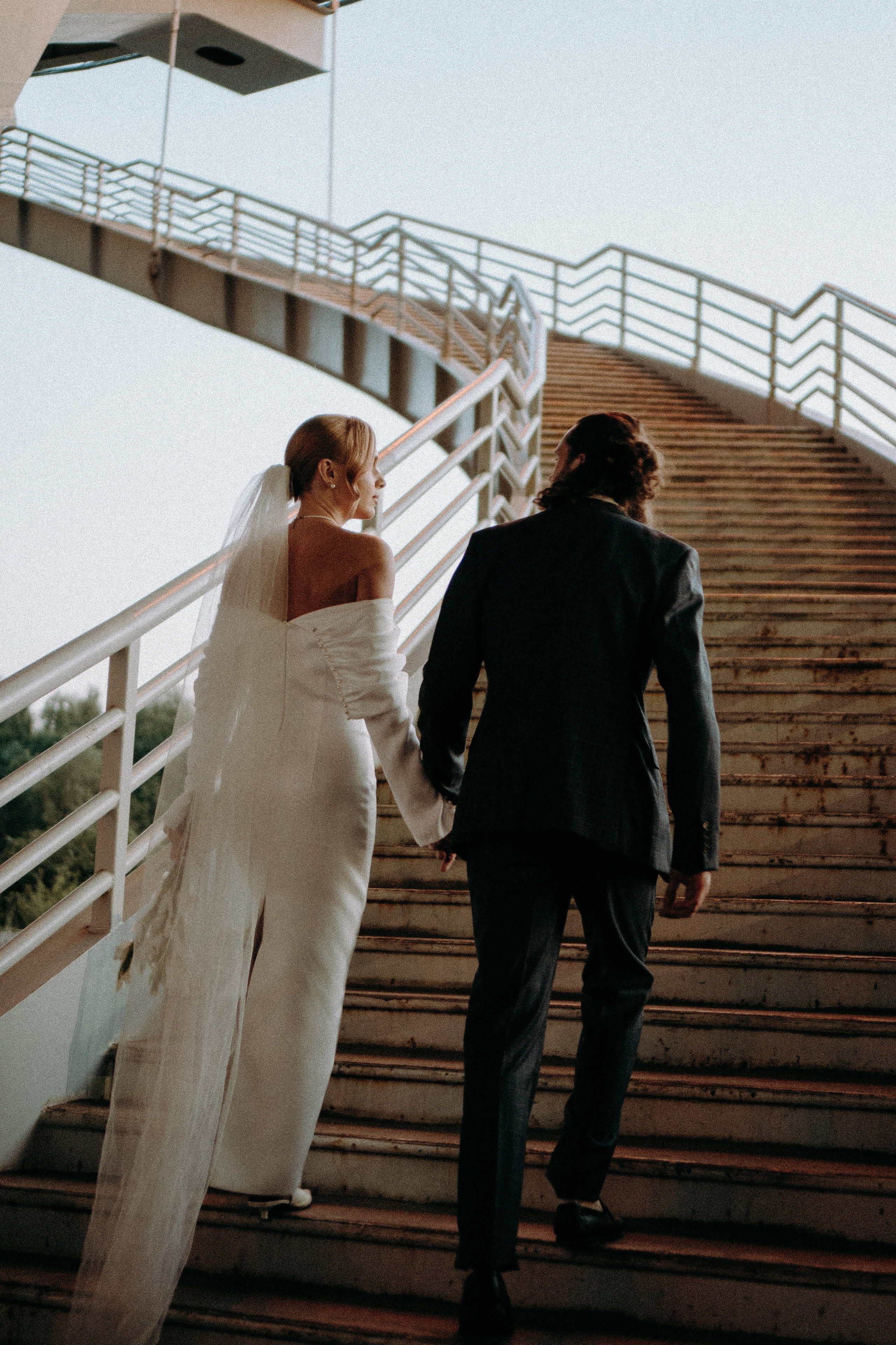 СВАДЕБНАЯ СЬЕМКА ВОЗЛЕ МСОТА БЕТАНКУРА НА КАБРИОЛЕТЕ. Профессиональный фотограф, Санкт-Петербург — Виктория Богомолова