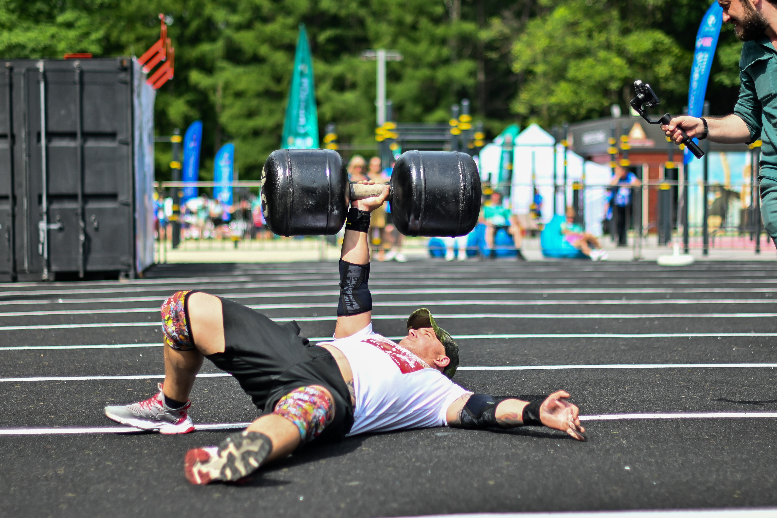 СТРОНГ. Фотограф для бизнесконтента, репортажей и семейного альбома в Москве