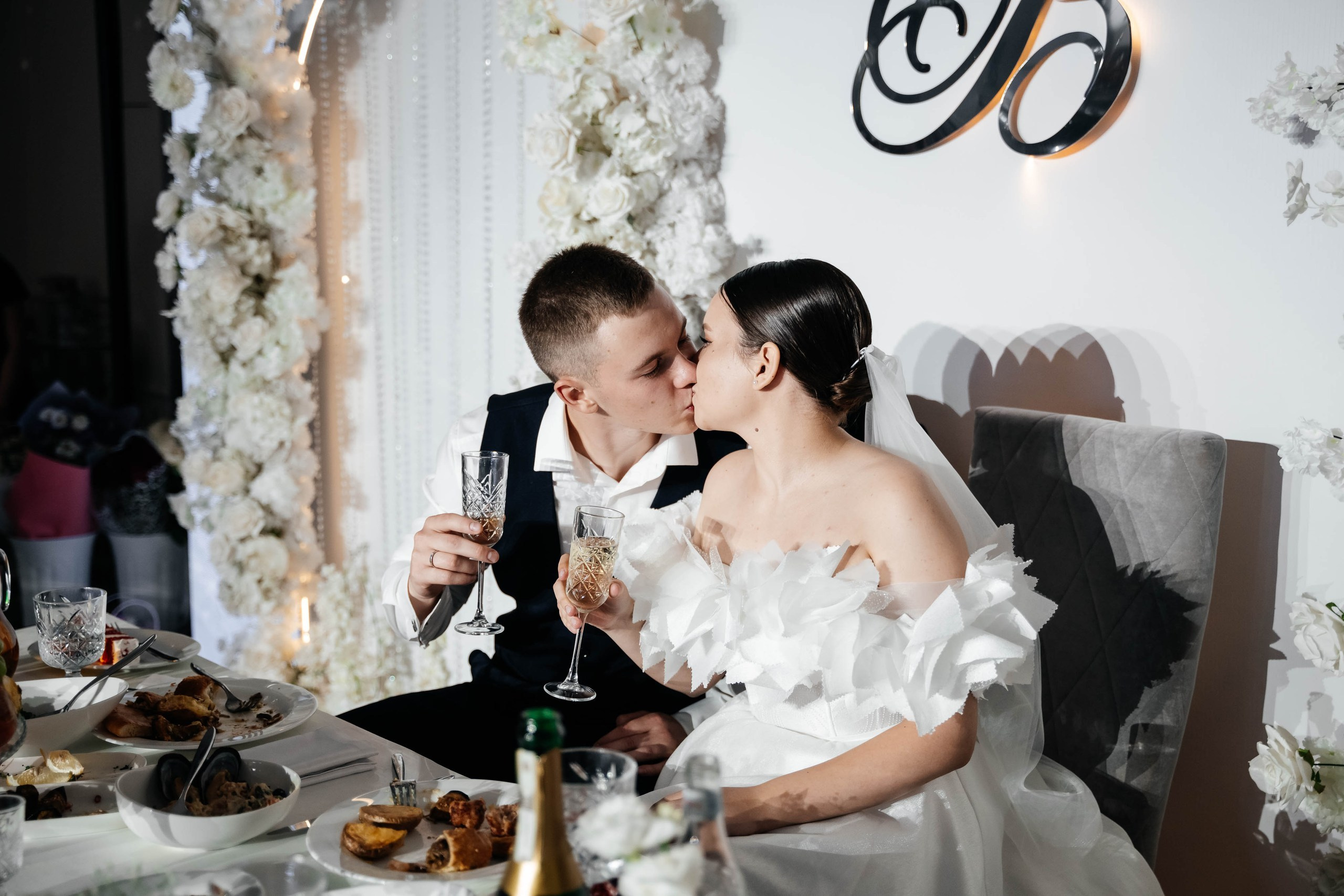 Виктор и Виктория. Свадебный фотограф Владимир Рябков