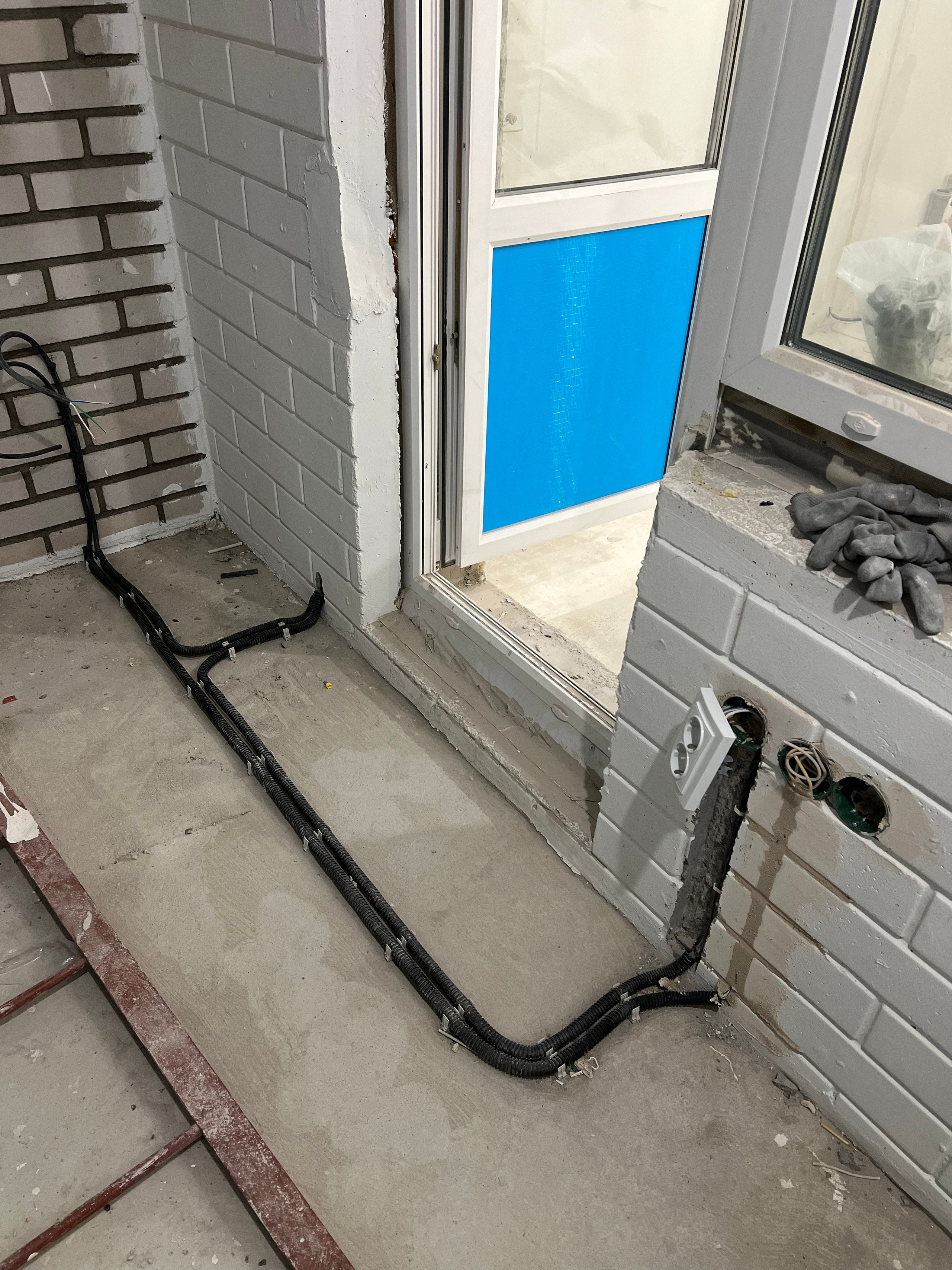 Профессиональные электромонтажные работы в двухкомнатной квартире во Всеволожске. IlluminaSPB — Ваш надежный партнёр в мире электричества