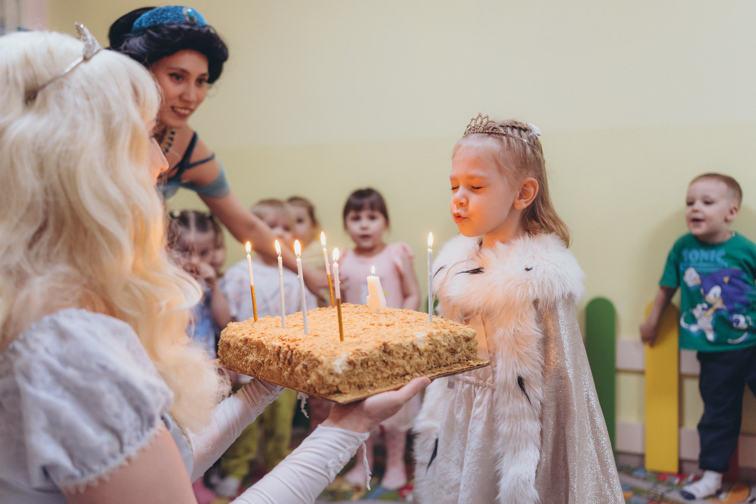 День рождения Алисы (садик). Крис Богомазова