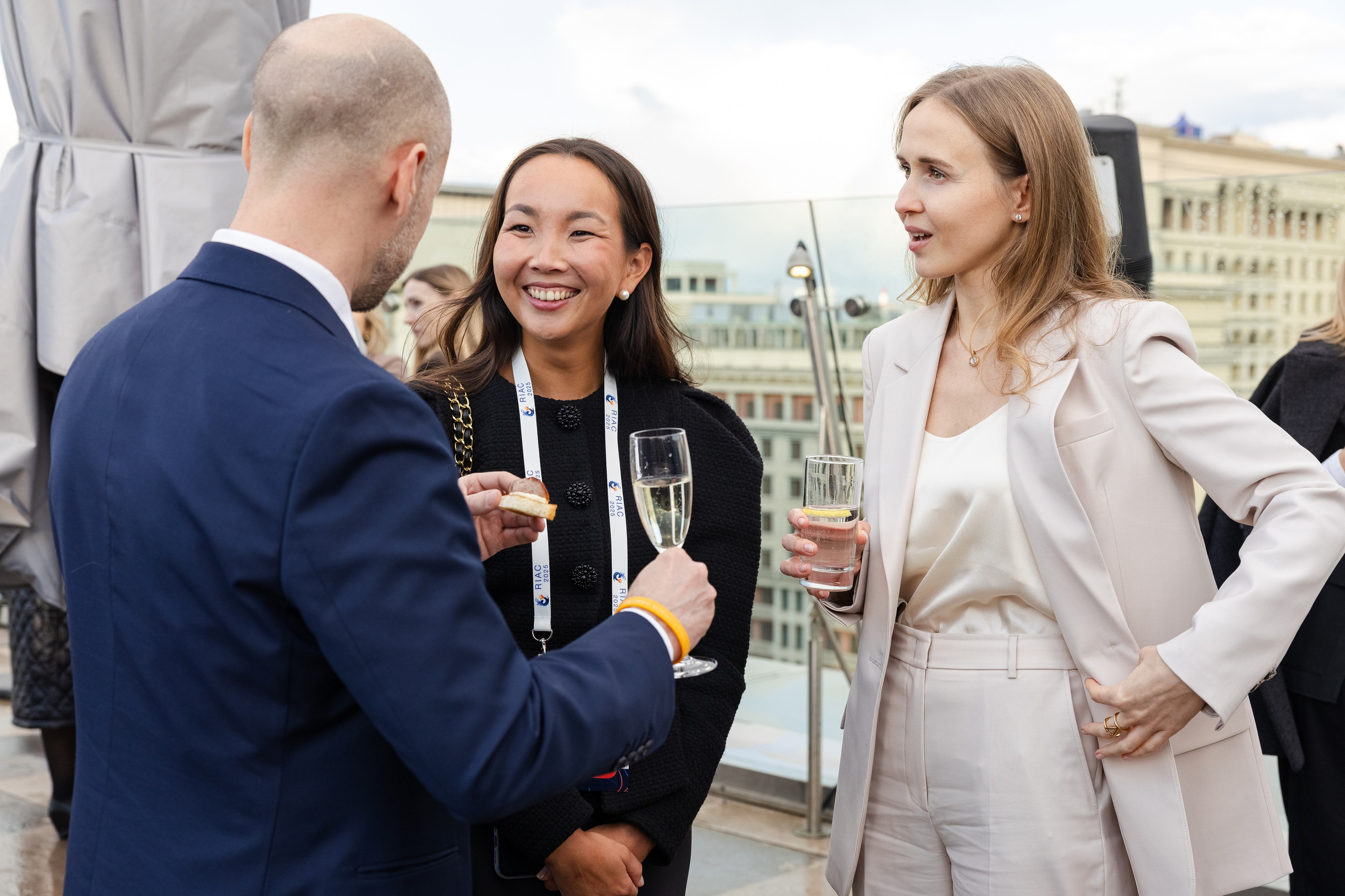 RIAC 2025. Свадебный репортажный фотограф в Москве